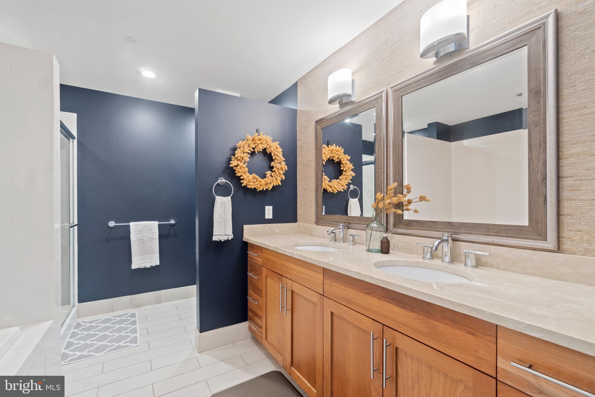 LOCUST POINT - Residential