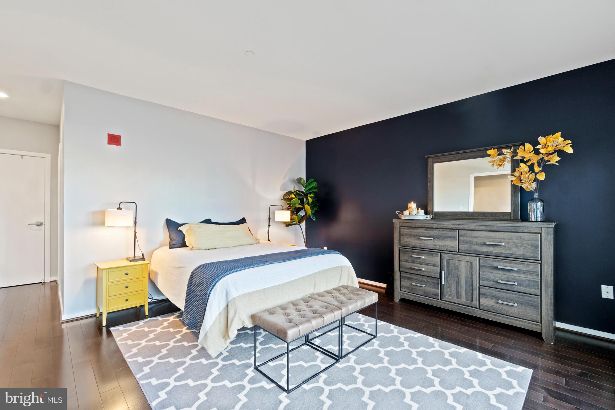 LOCUST POINT - Residential