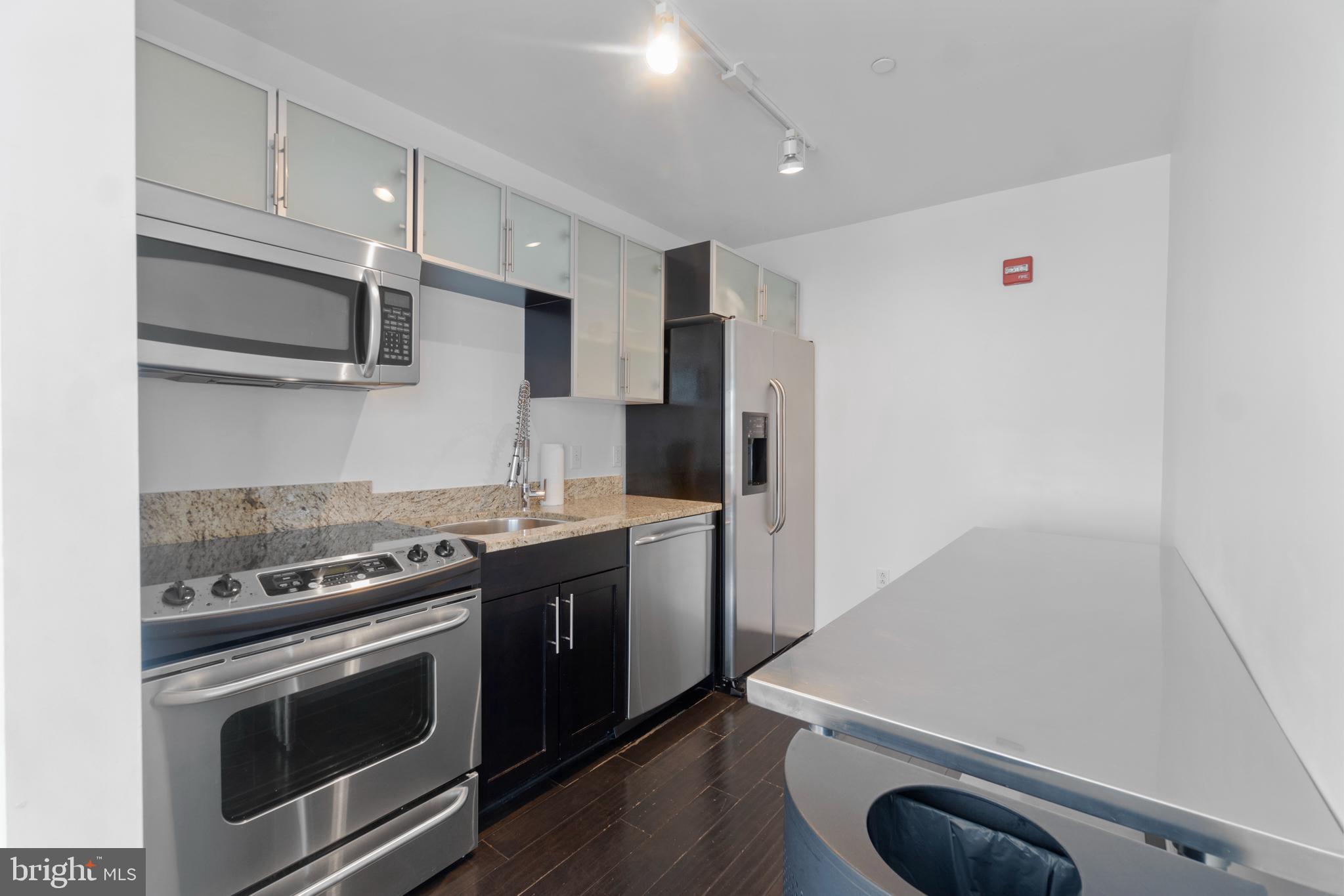 LOCUST POINT - Residential