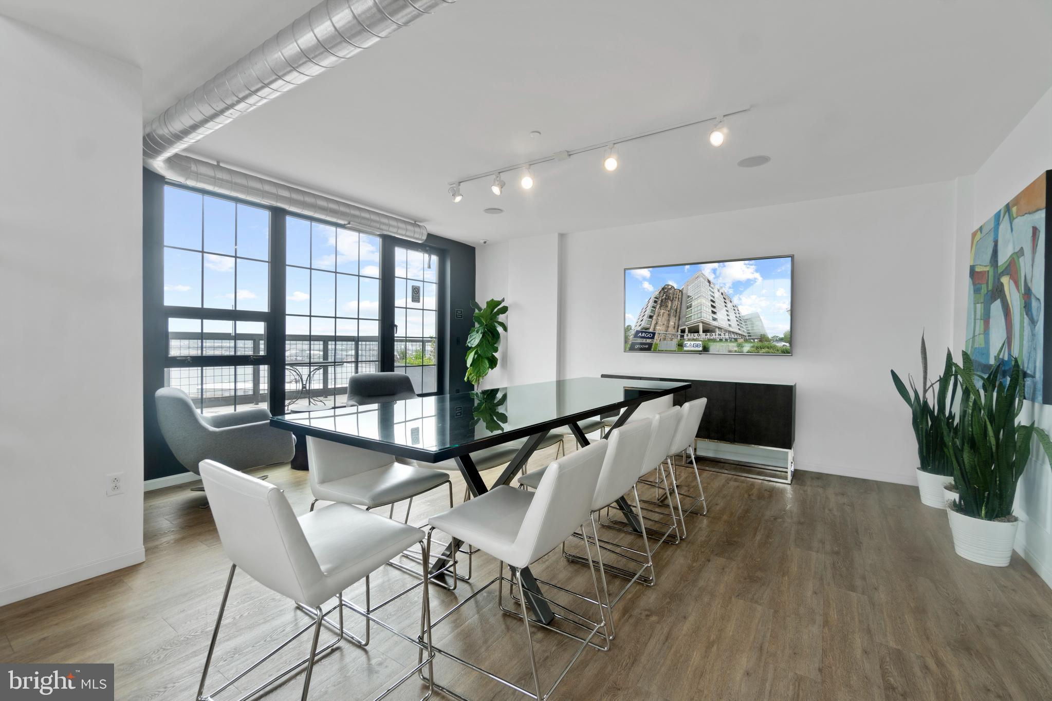 LOCUST POINT - Residential