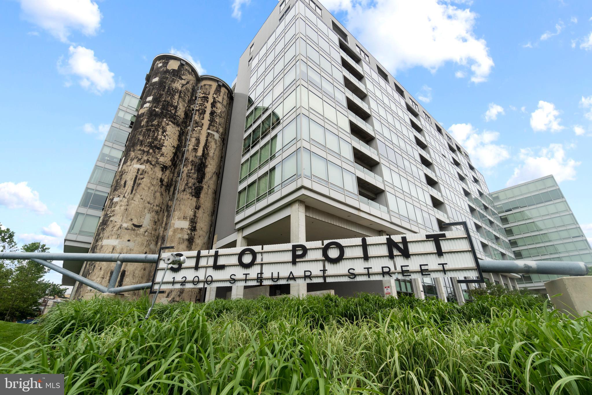 LOCUST POINT - Residential