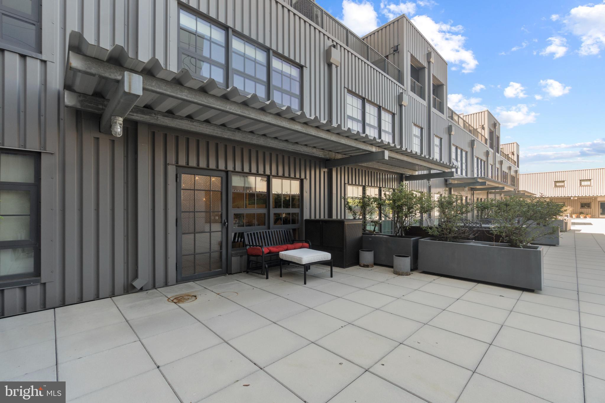 LOCUST POINT - Residential