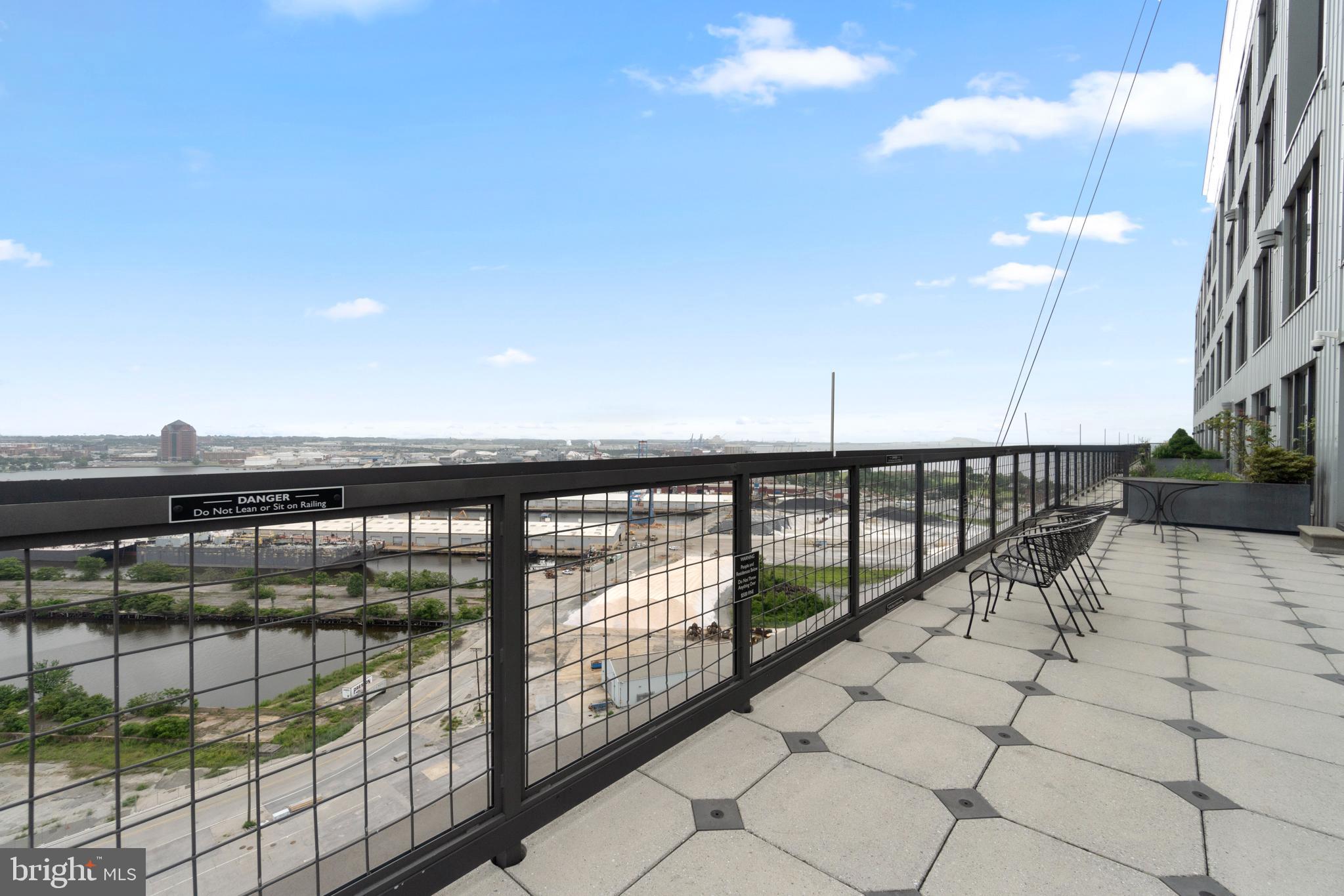 LOCUST POINT - Residential