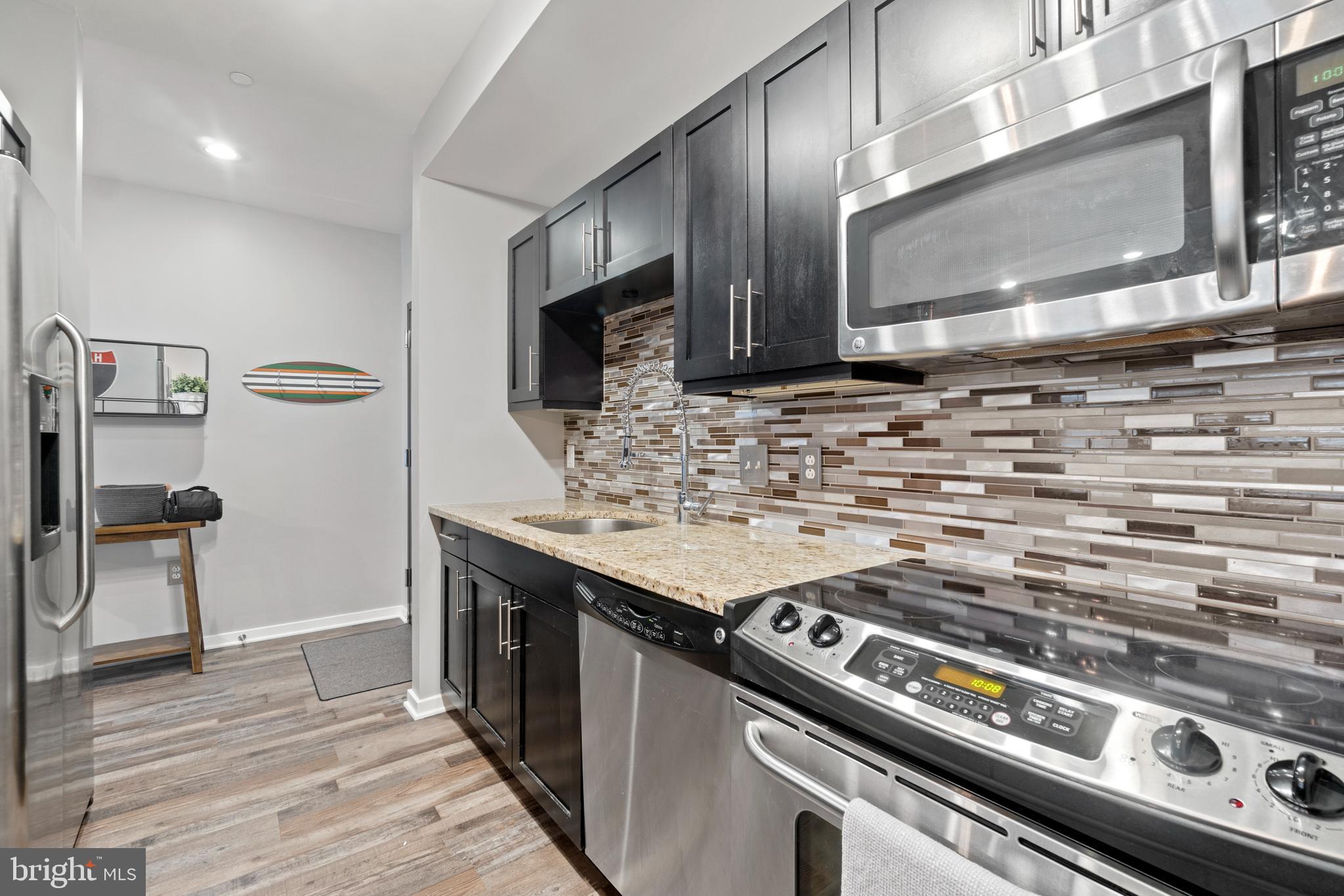 LOCUST POINT - Residential