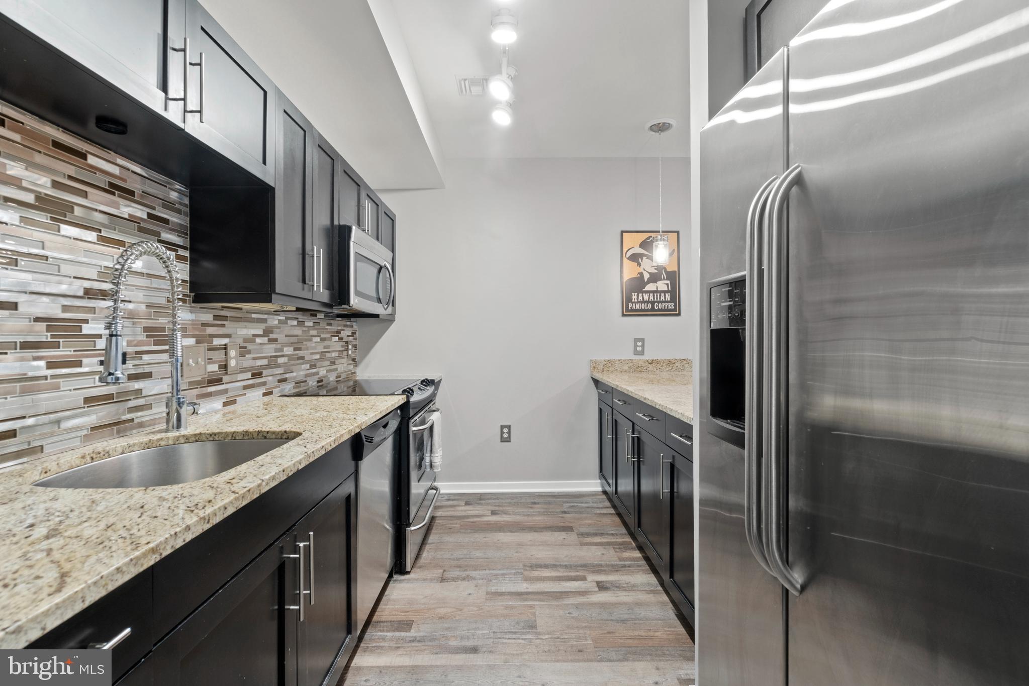 LOCUST POINT - Residential