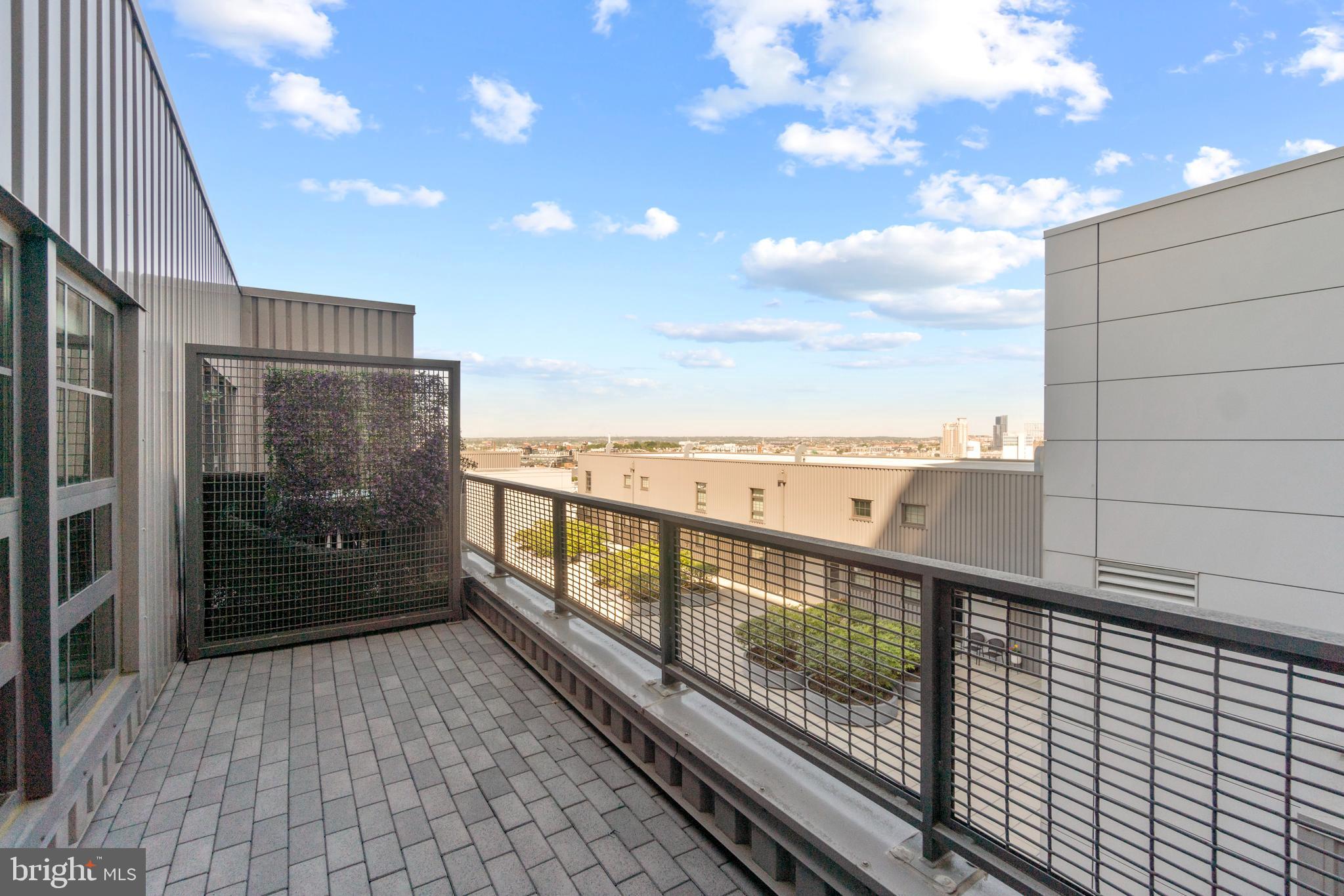 LOCUST POINT - Residential