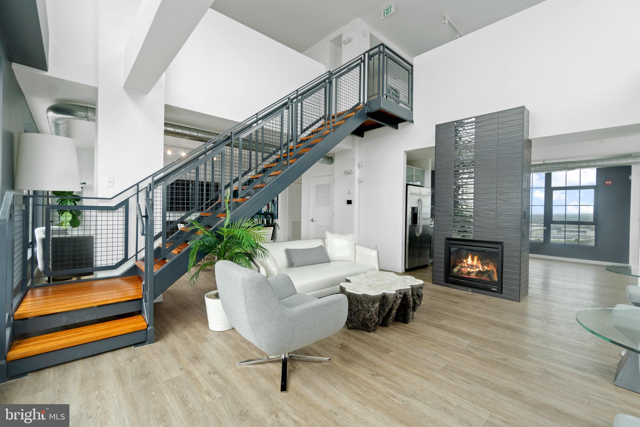 LOCUST POINT - Residential