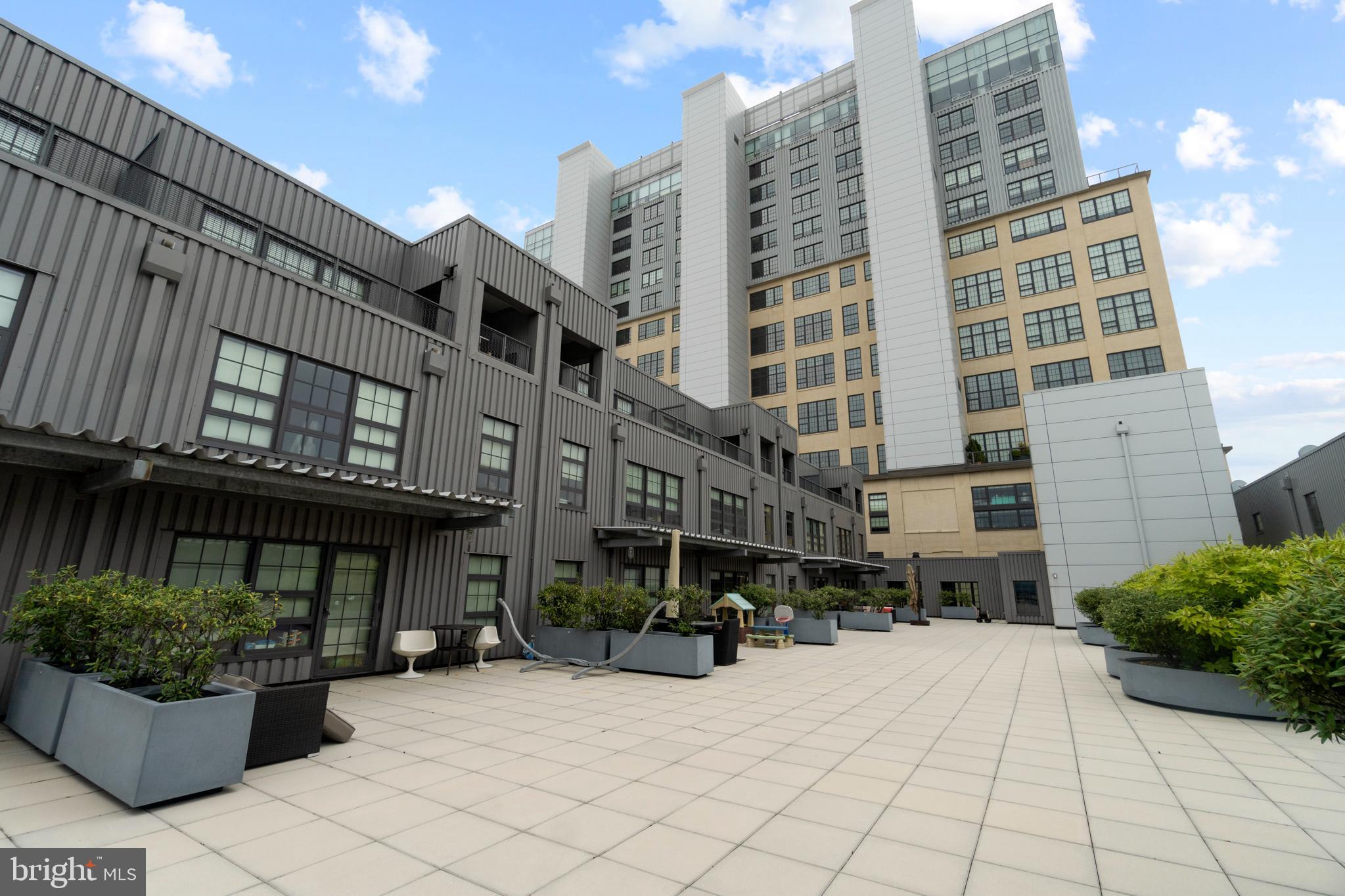 LOCUST POINT - Residential