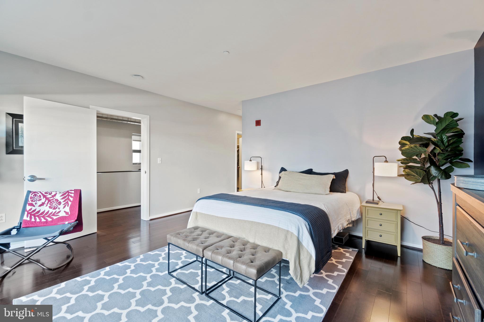 LOCUST POINT - Residential