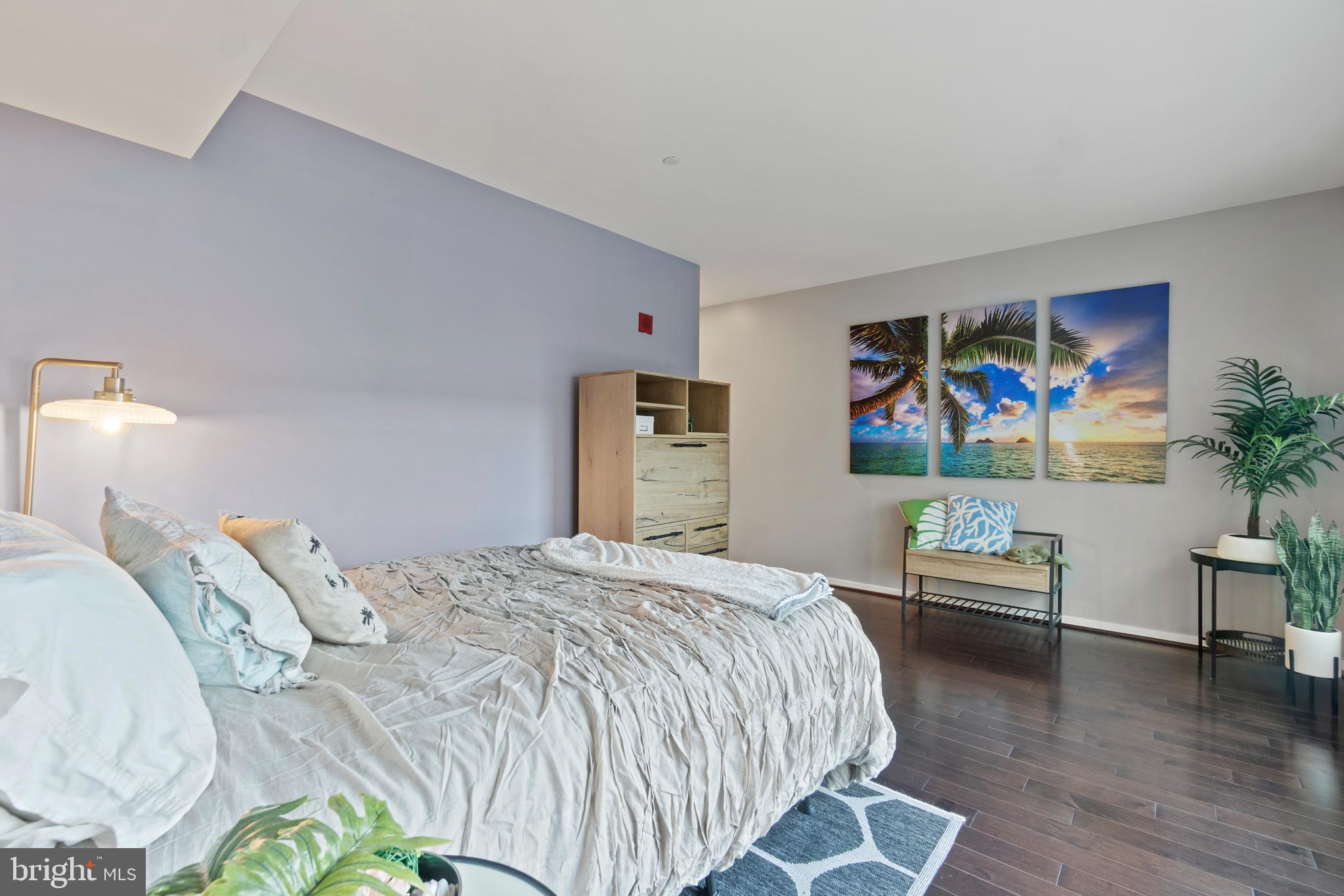 LOCUST POINT - Residential