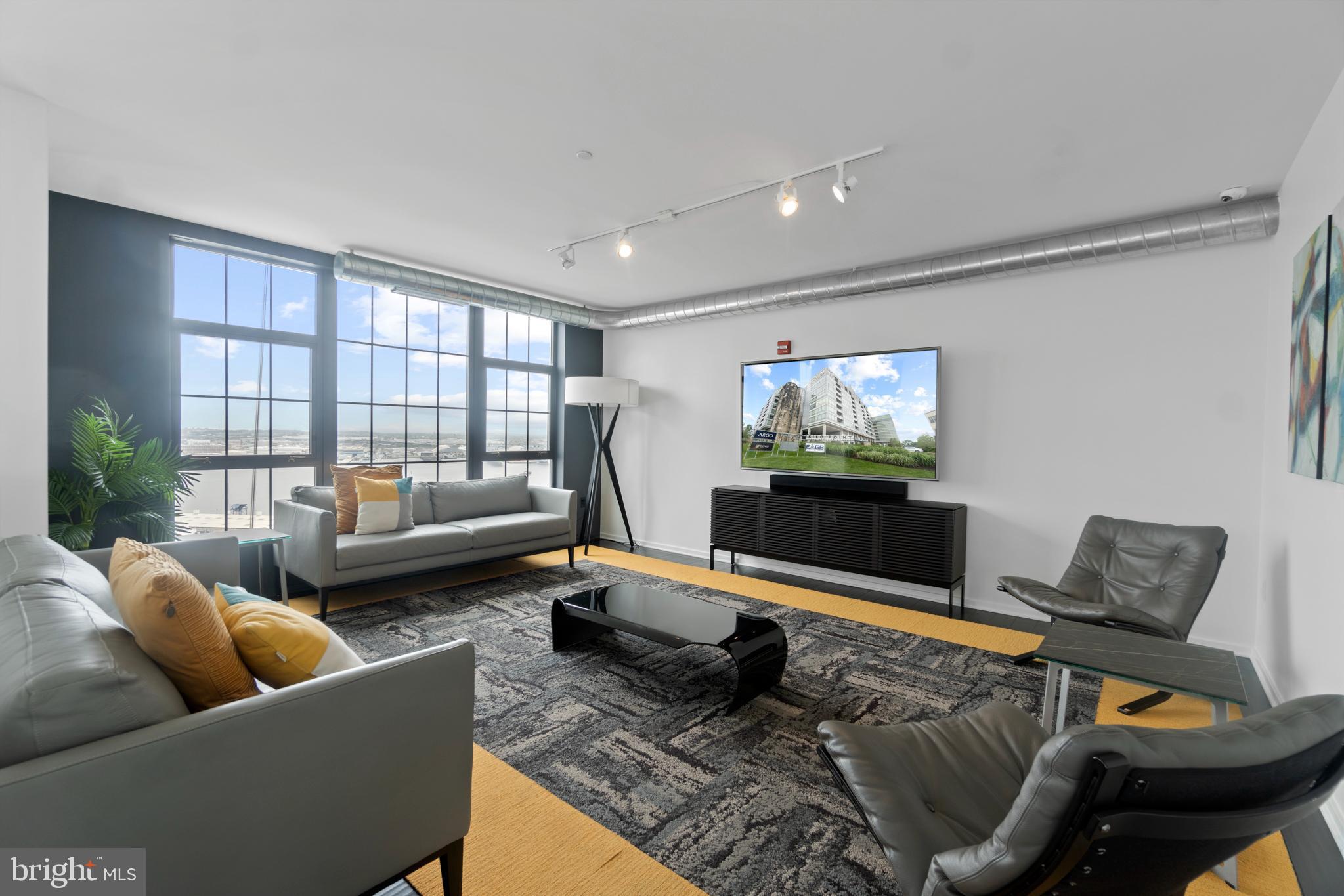 LOCUST POINT - Residential