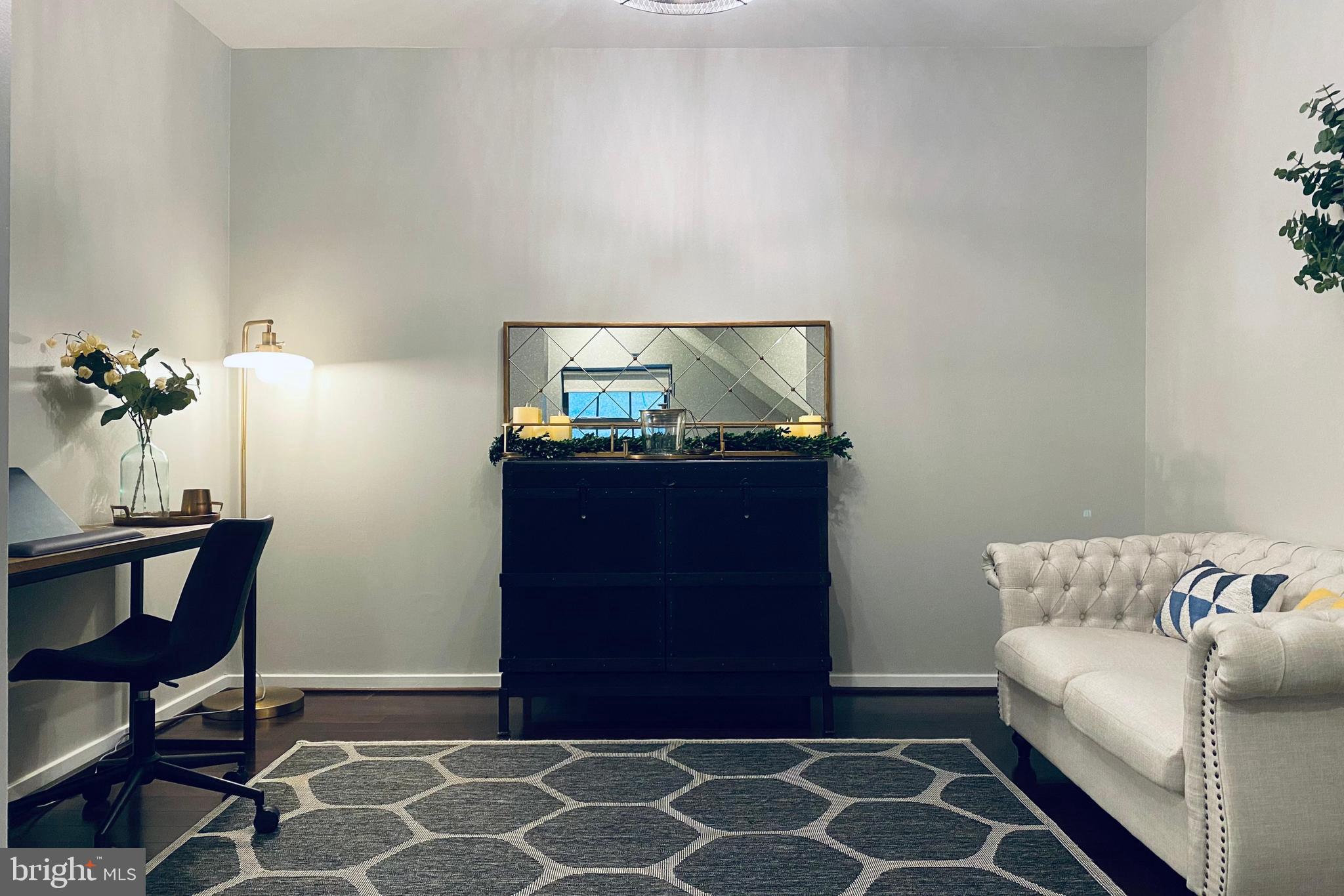 LOCUST POINT - Residential