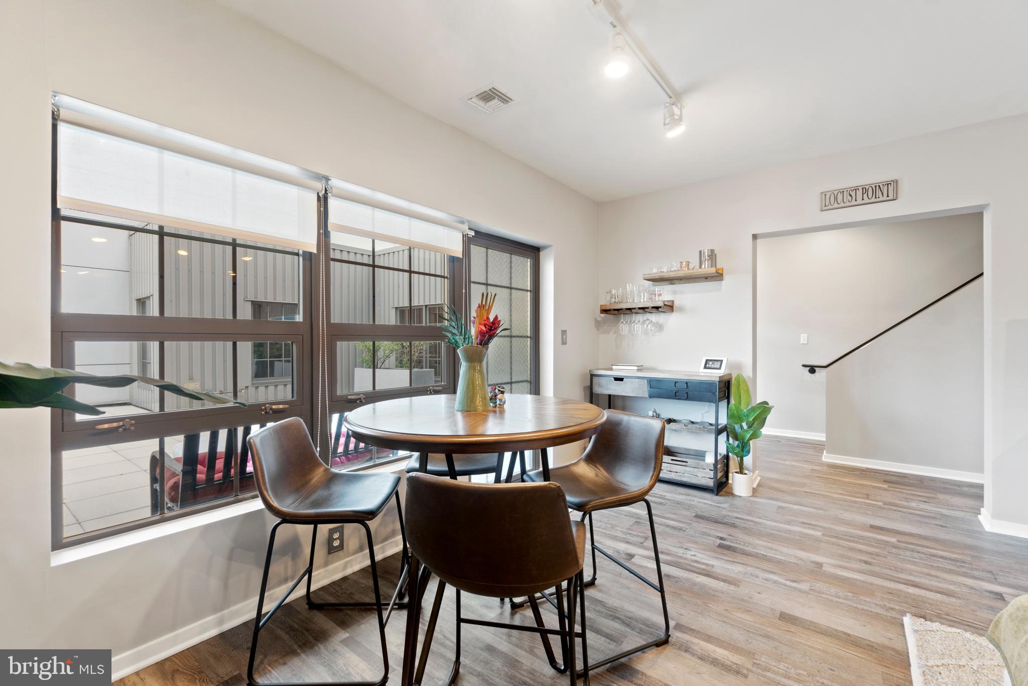 LOCUST POINT - Residential