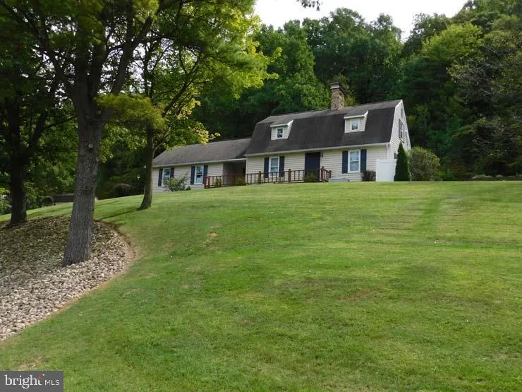 2712 Old Stage Road, Lewistown, PA 17044