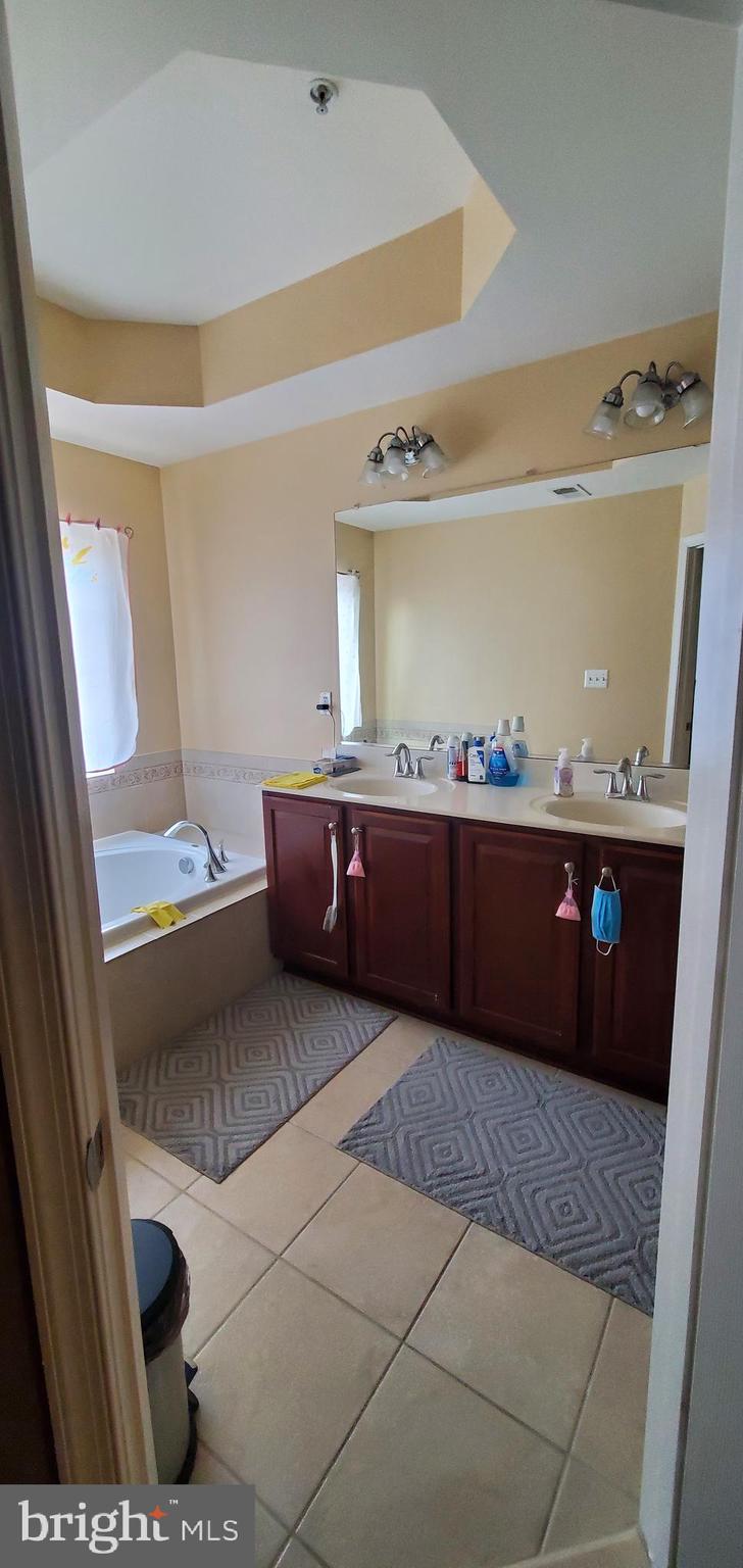 GREENWAY VILLAGE - Residential Lease