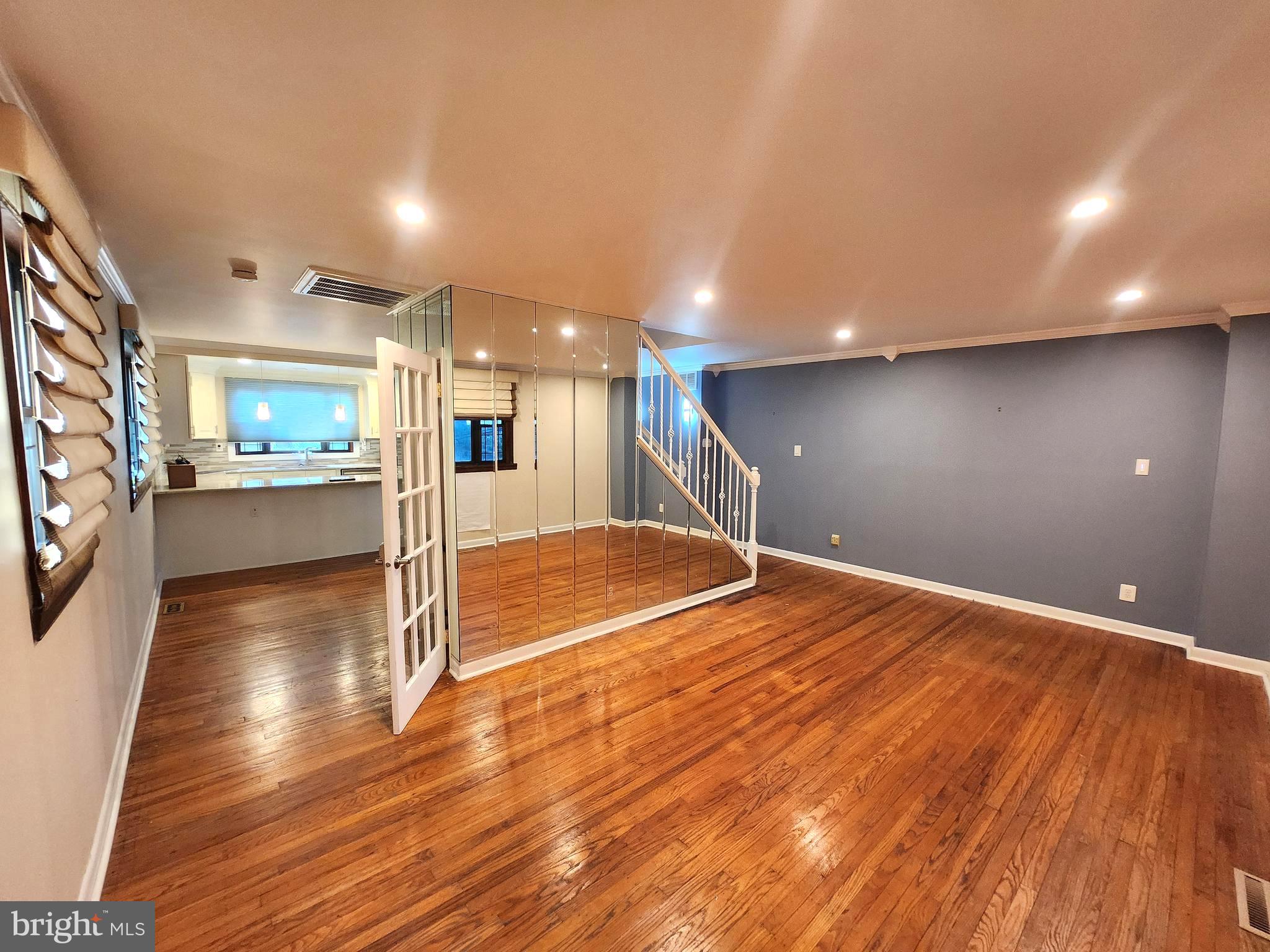 102 SUBURBAN TERRACE