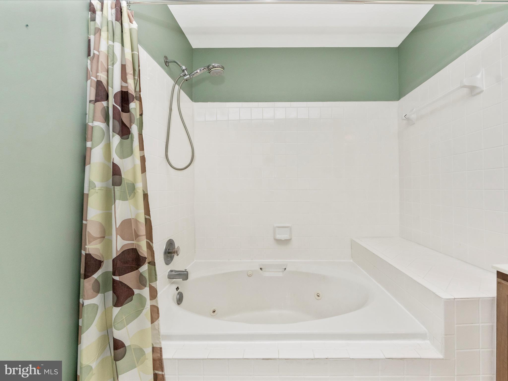 KENTLANDS RIDGE - Residential