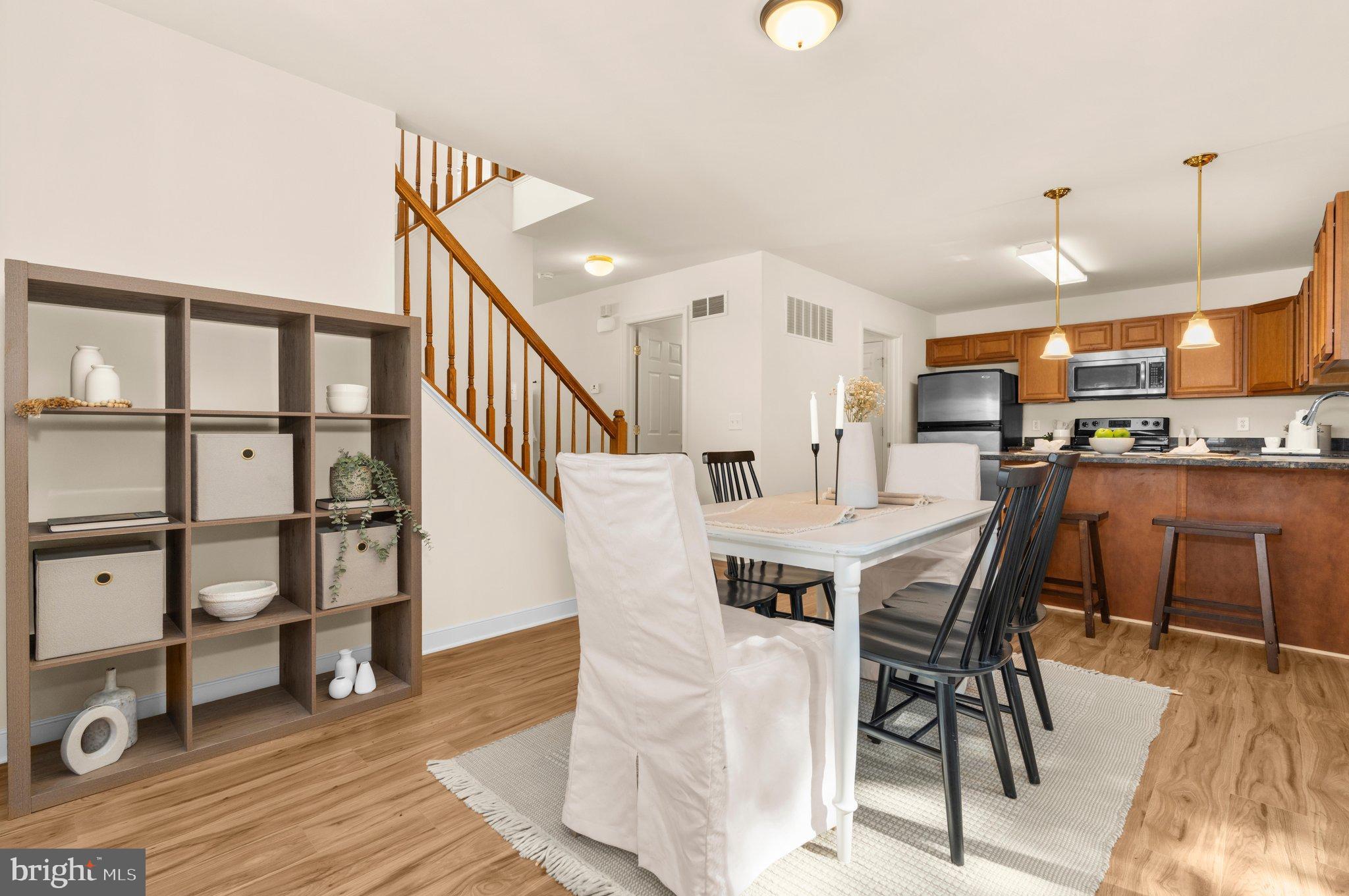 909 8TH STREET