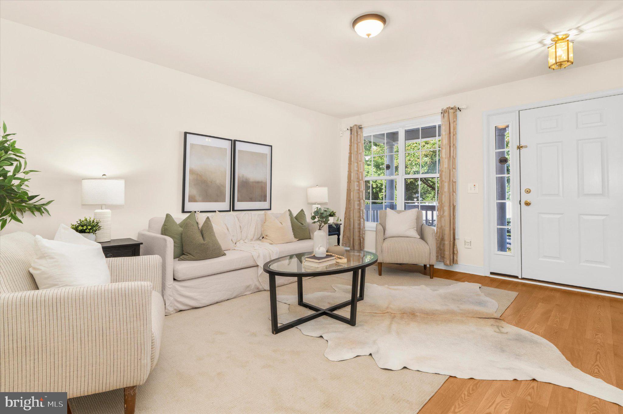 909 8TH STREET