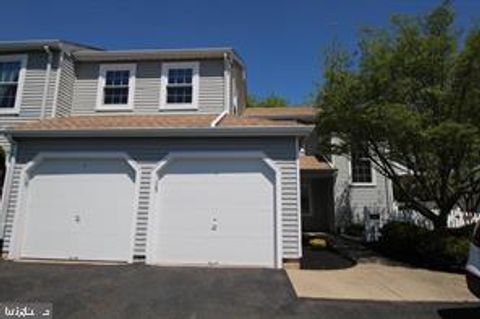 Condo For Rent - 681A Rose Hollow Drive<br/> Bucks County, YARDLEY, PA 19067