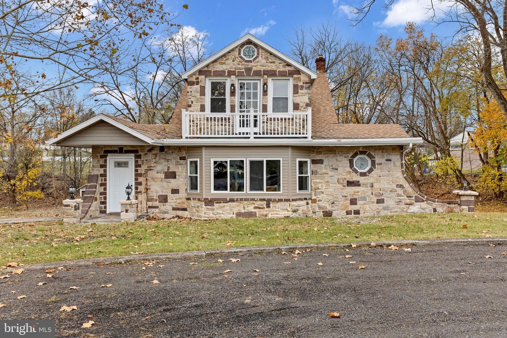 Photo of 3507 Union Deposit Road, HARRISBURG, PA 17109 (MLS # PADA2051306)