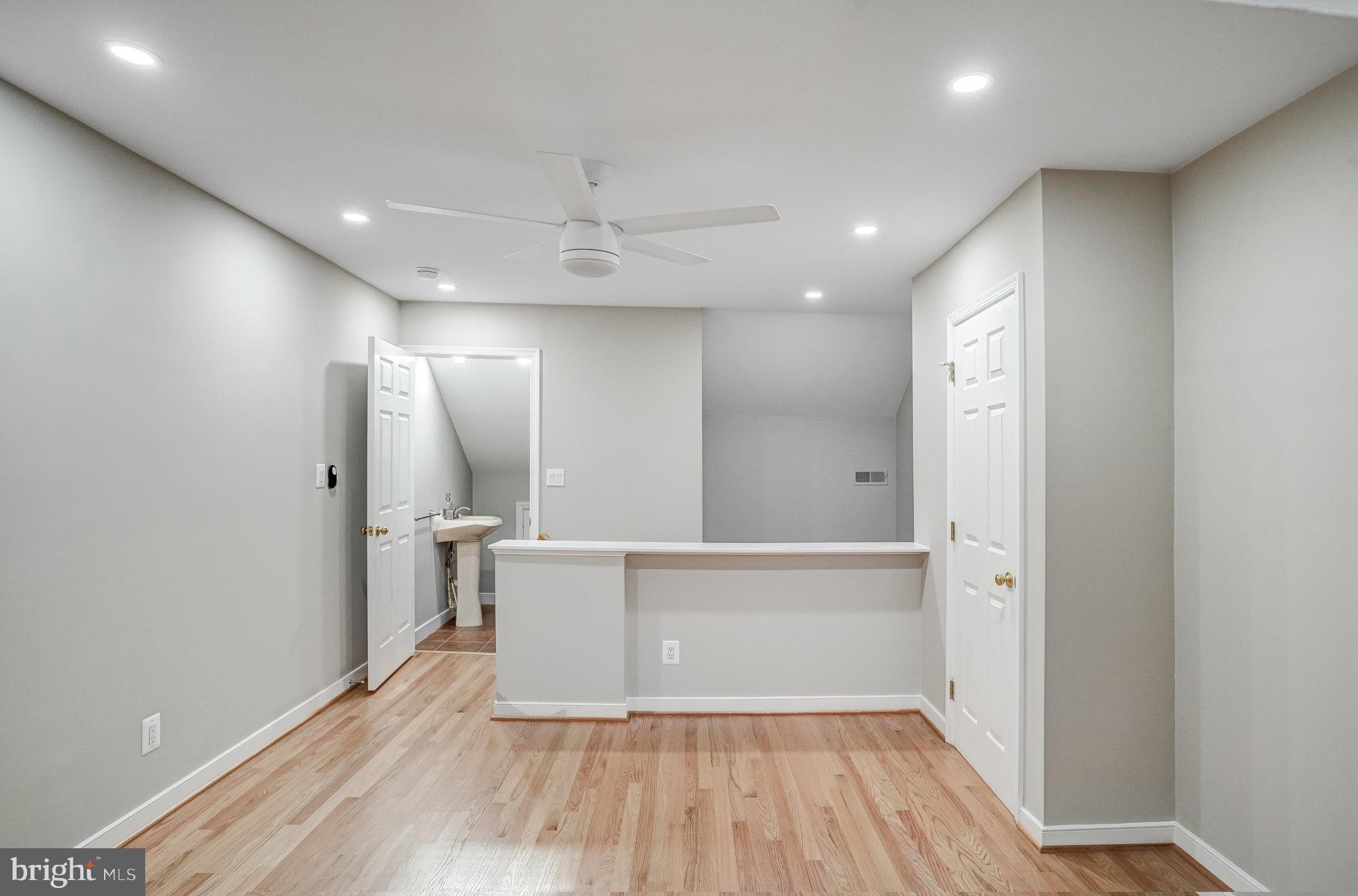 ARCH HALL - Residential