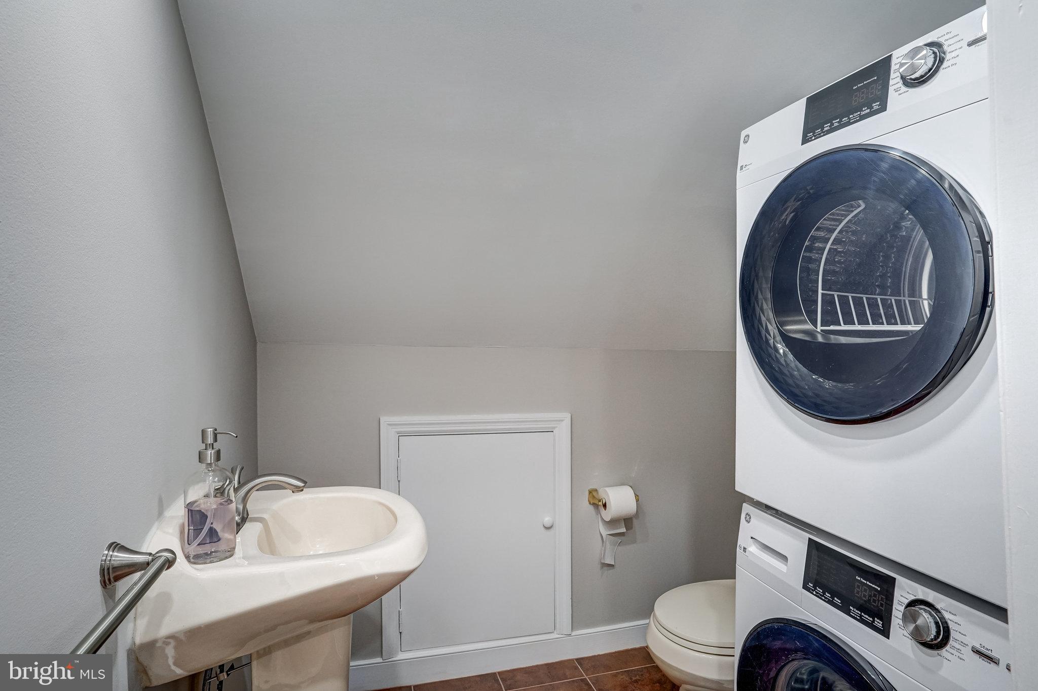 ARCH HALL - Residential