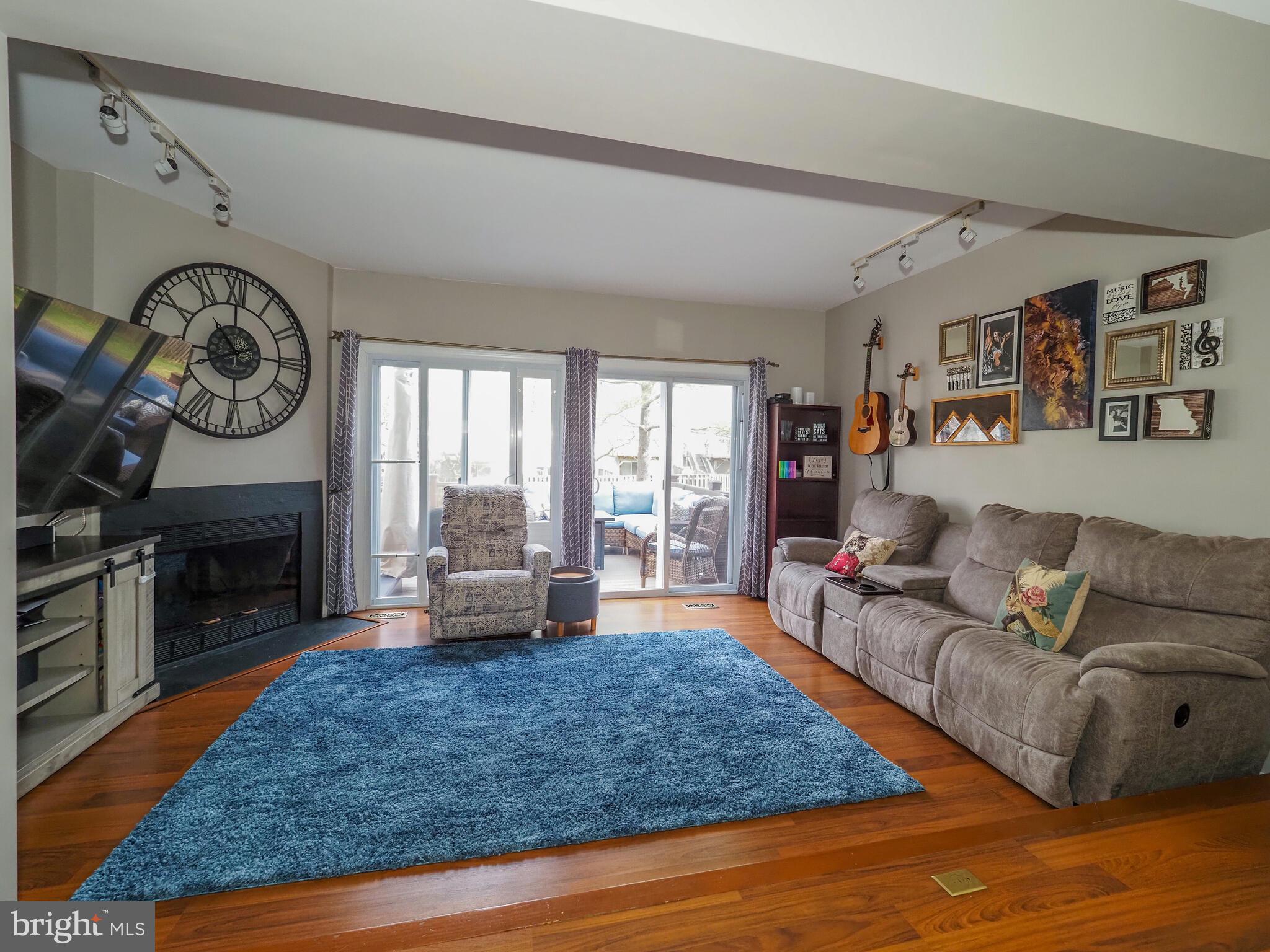 GREENCASTLE LAKE - Residential