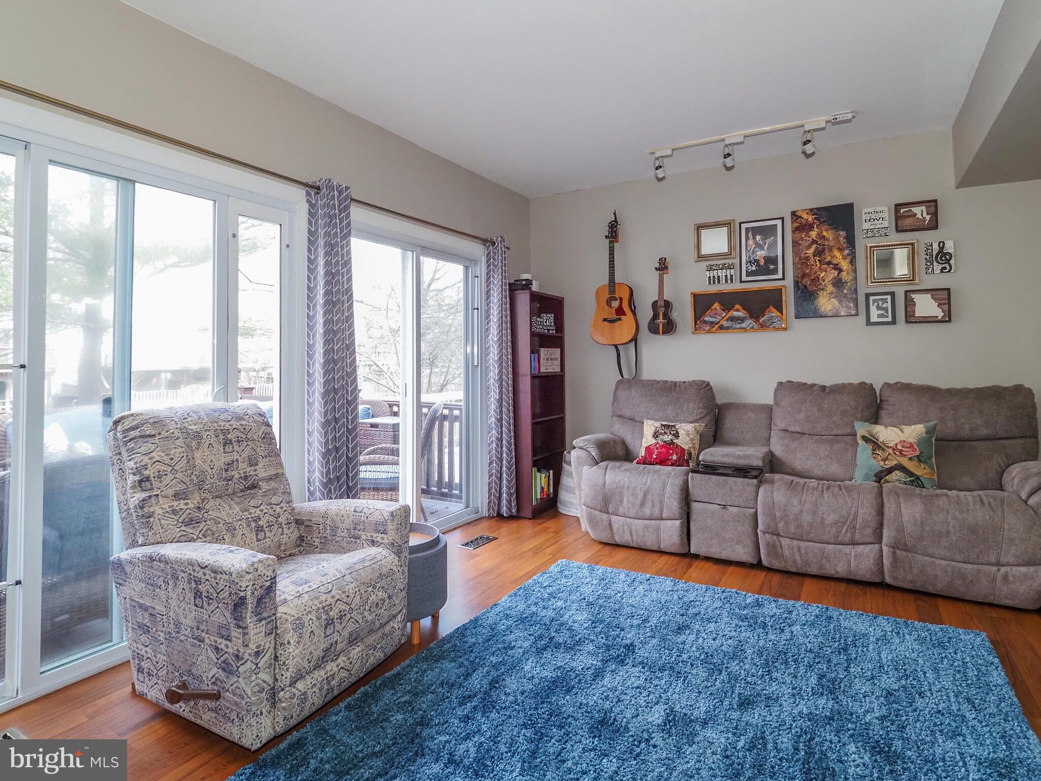 GREENCASTLE LAKE - Residential