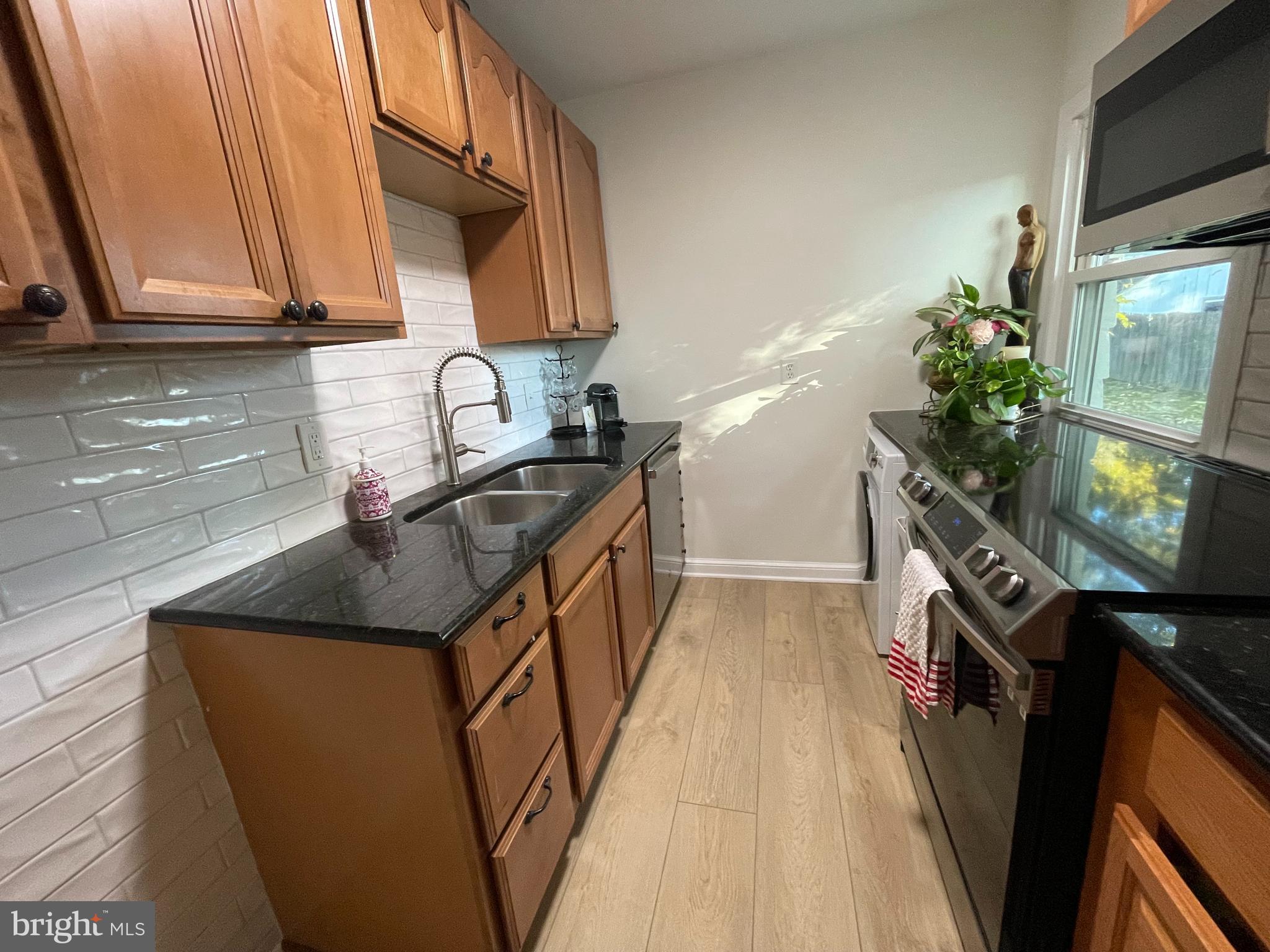 WEST END PARK - Residential Lease