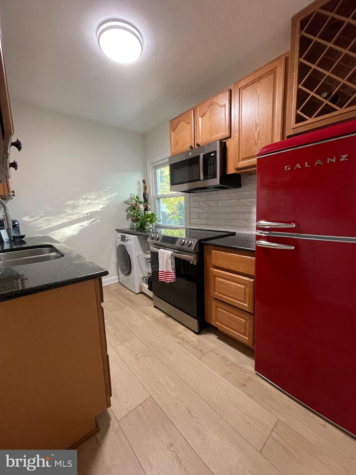 WEST END PARK - Residential Lease