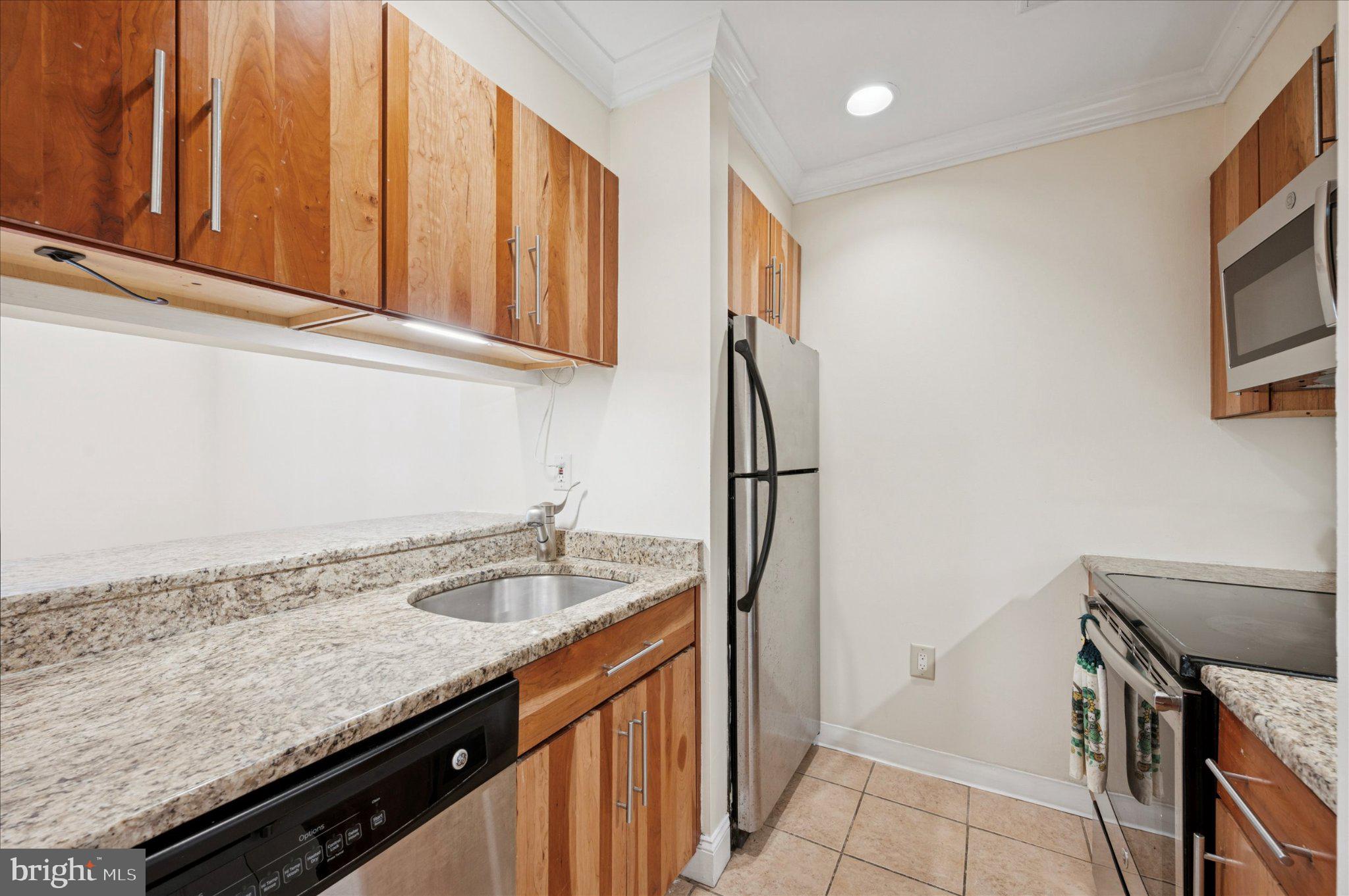 1601 SPRING GARDEN STREET 00 205