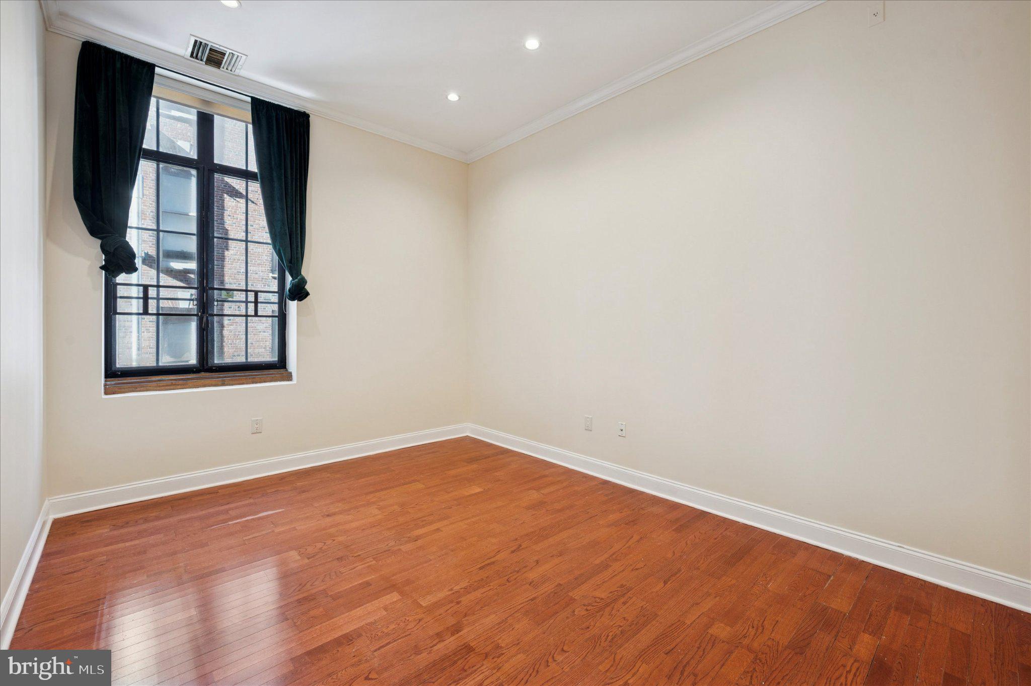 1601 SPRING GARDEN STREET 00 205