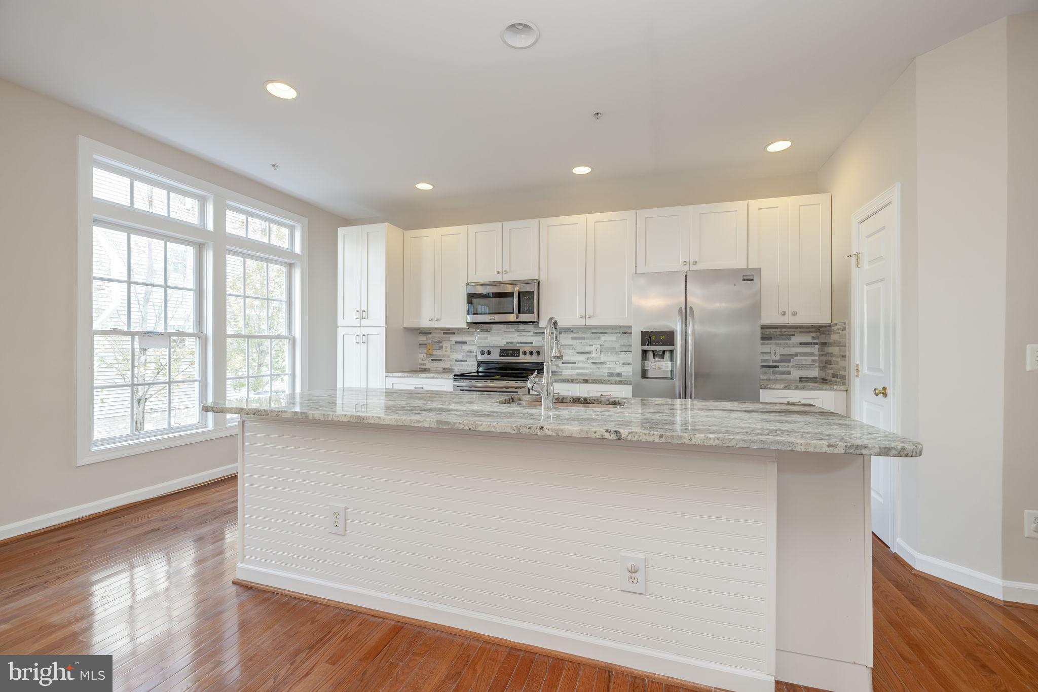 JEFFERSON PARK TOWNHOUSE - Residential