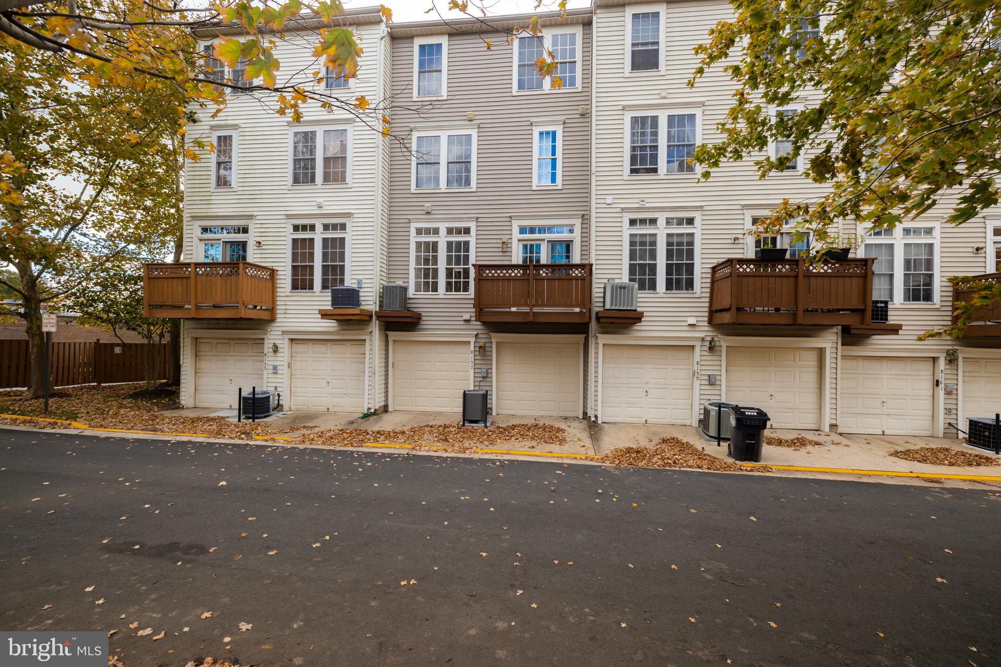 JEFFERSON PARK TOWNHOUSE - Residential