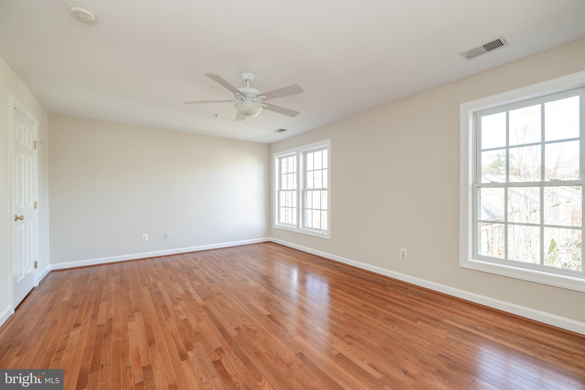 JEFFERSON PARK TOWNHOUSE - Residential