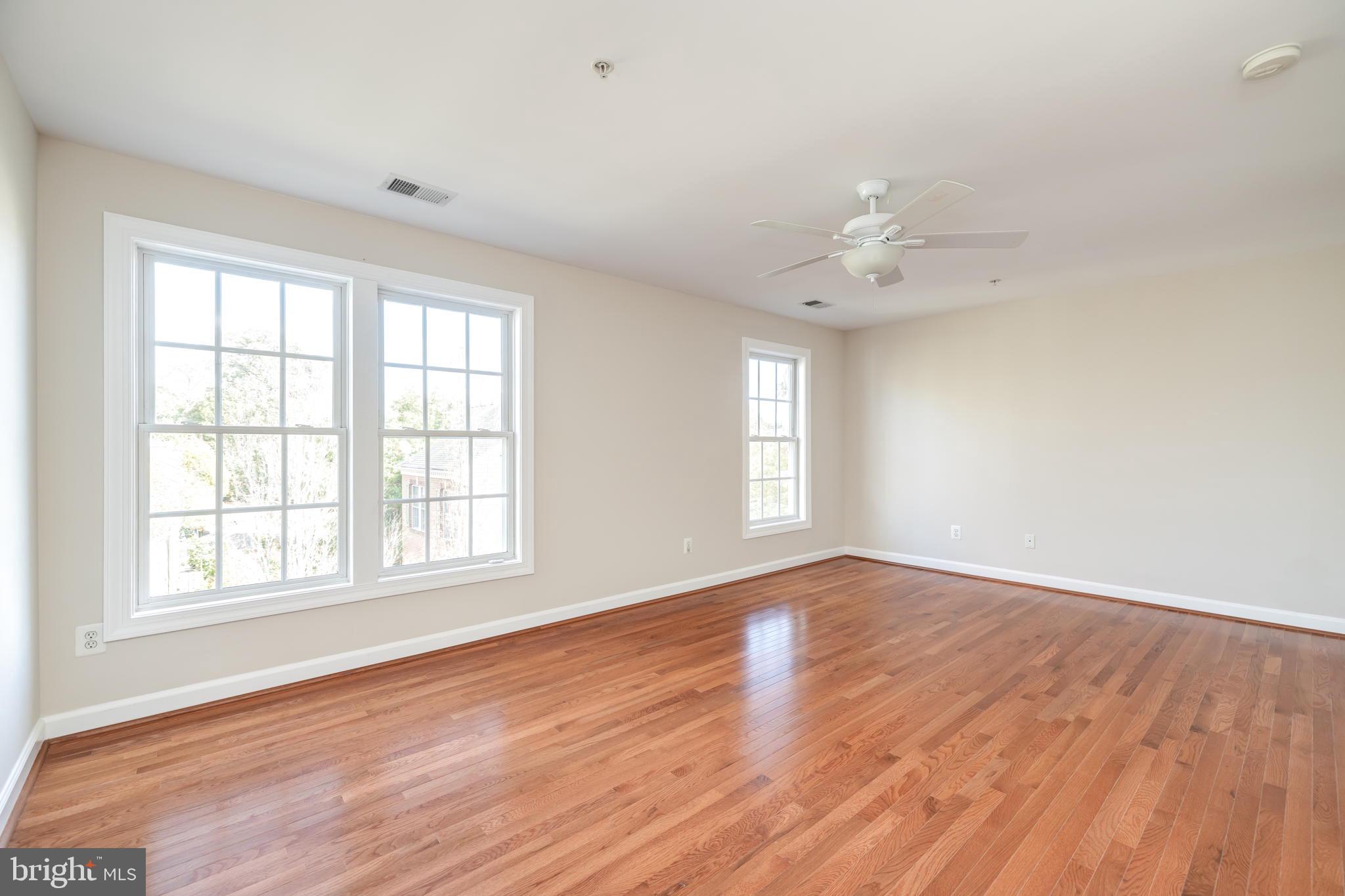 JEFFERSON PARK TOWNHOUSE - Residential