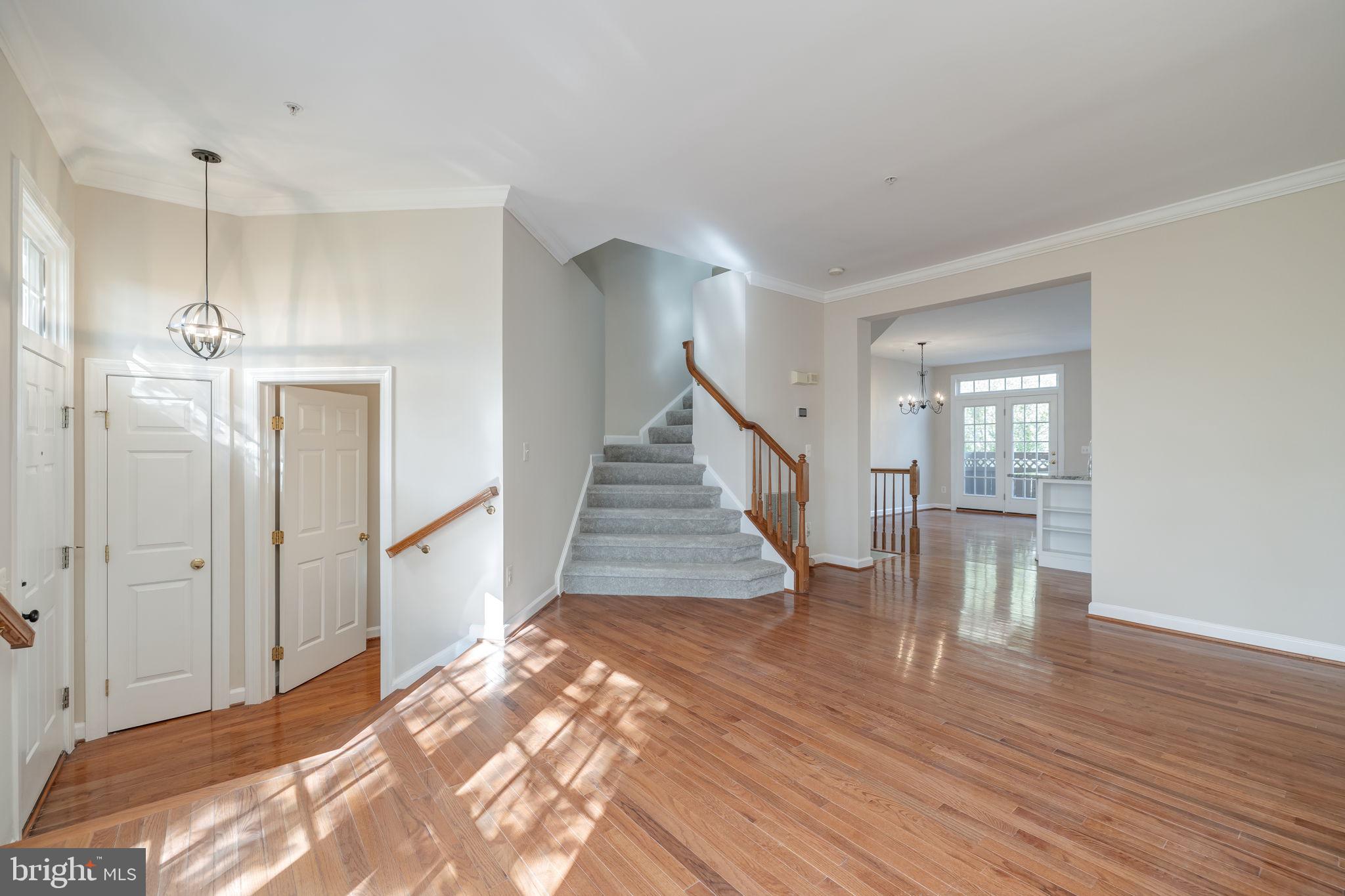 JEFFERSON PARK TOWNHOUSE - Residential