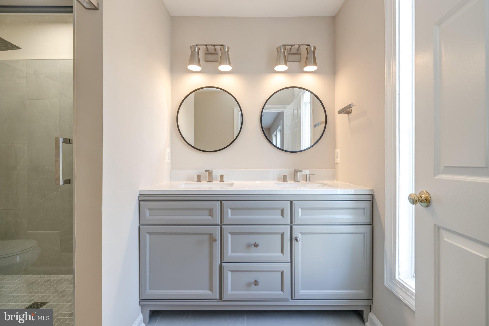 JEFFERSON PARK TOWNHOUSE - Residential