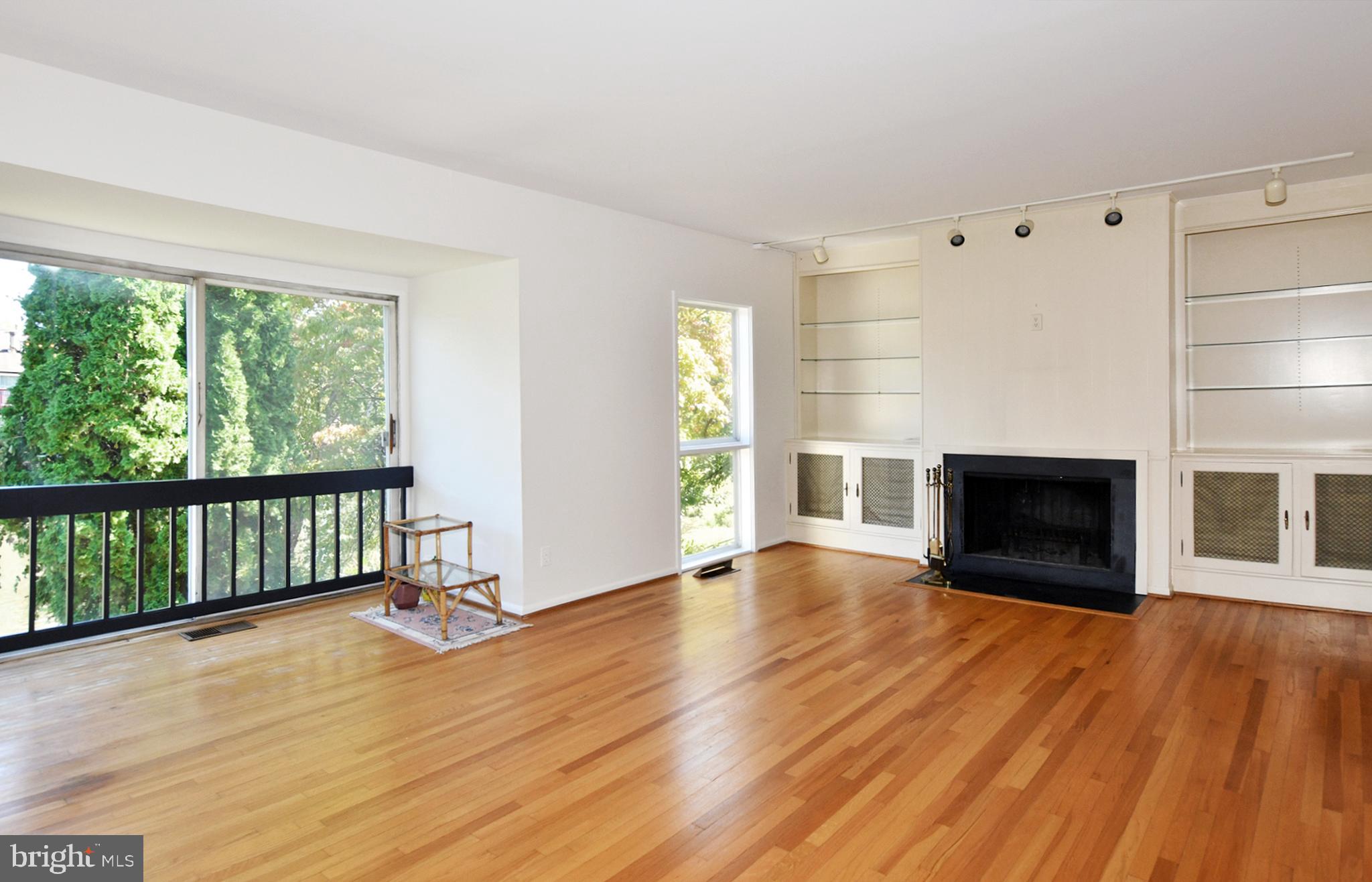 NEW MARK COMMONS - Residential Lease