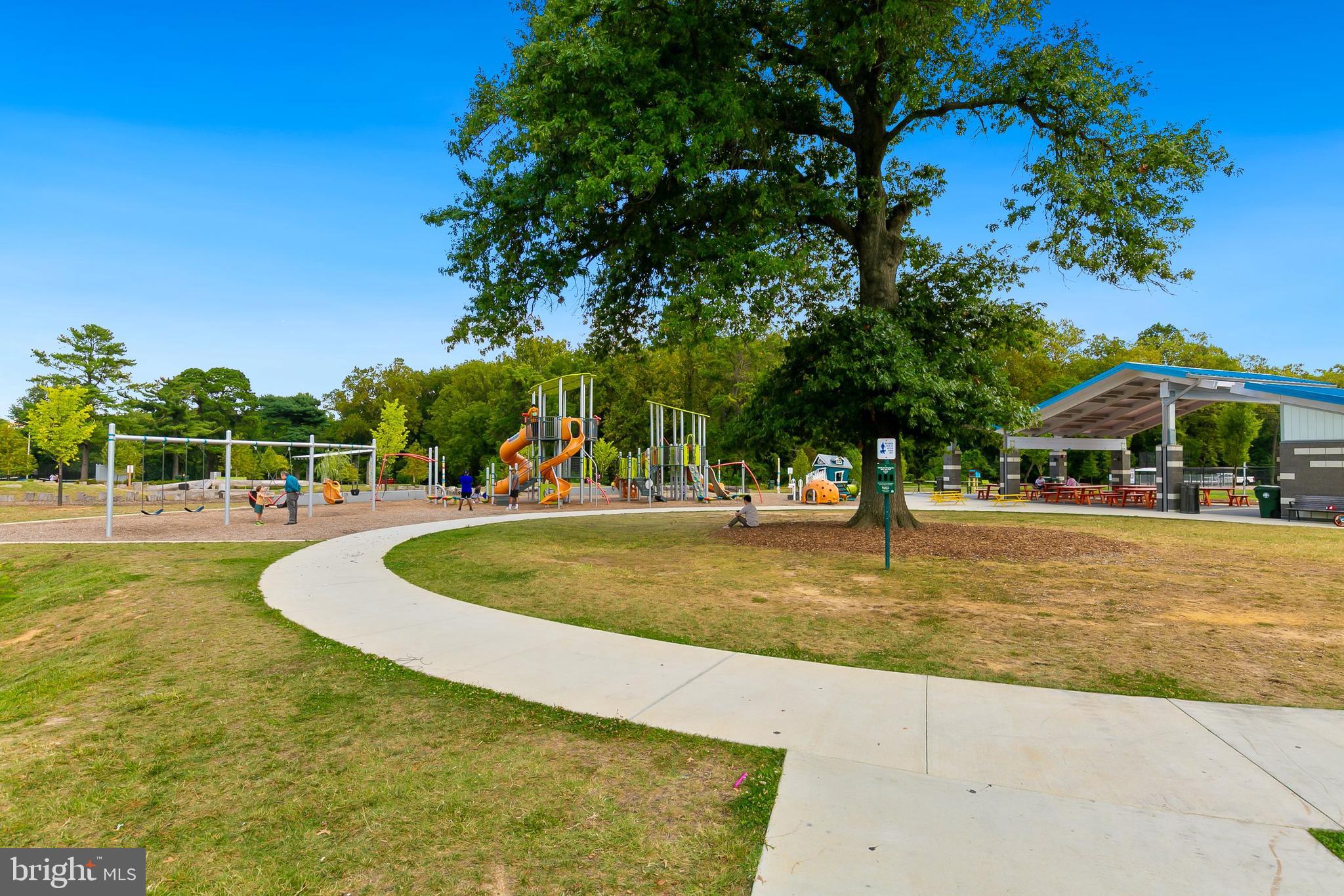 HILLANDALE - Residential