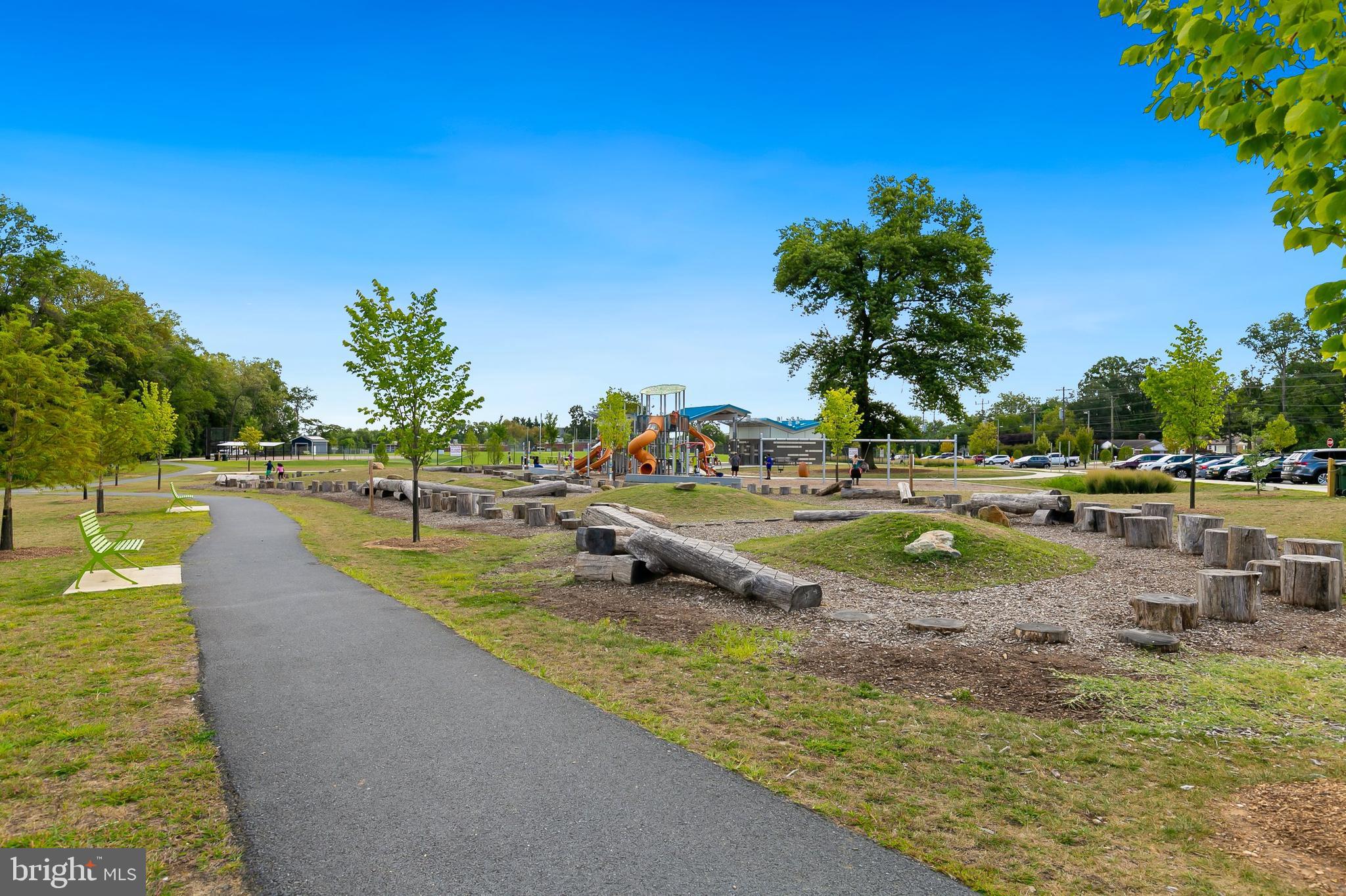 HILLANDALE - Residential