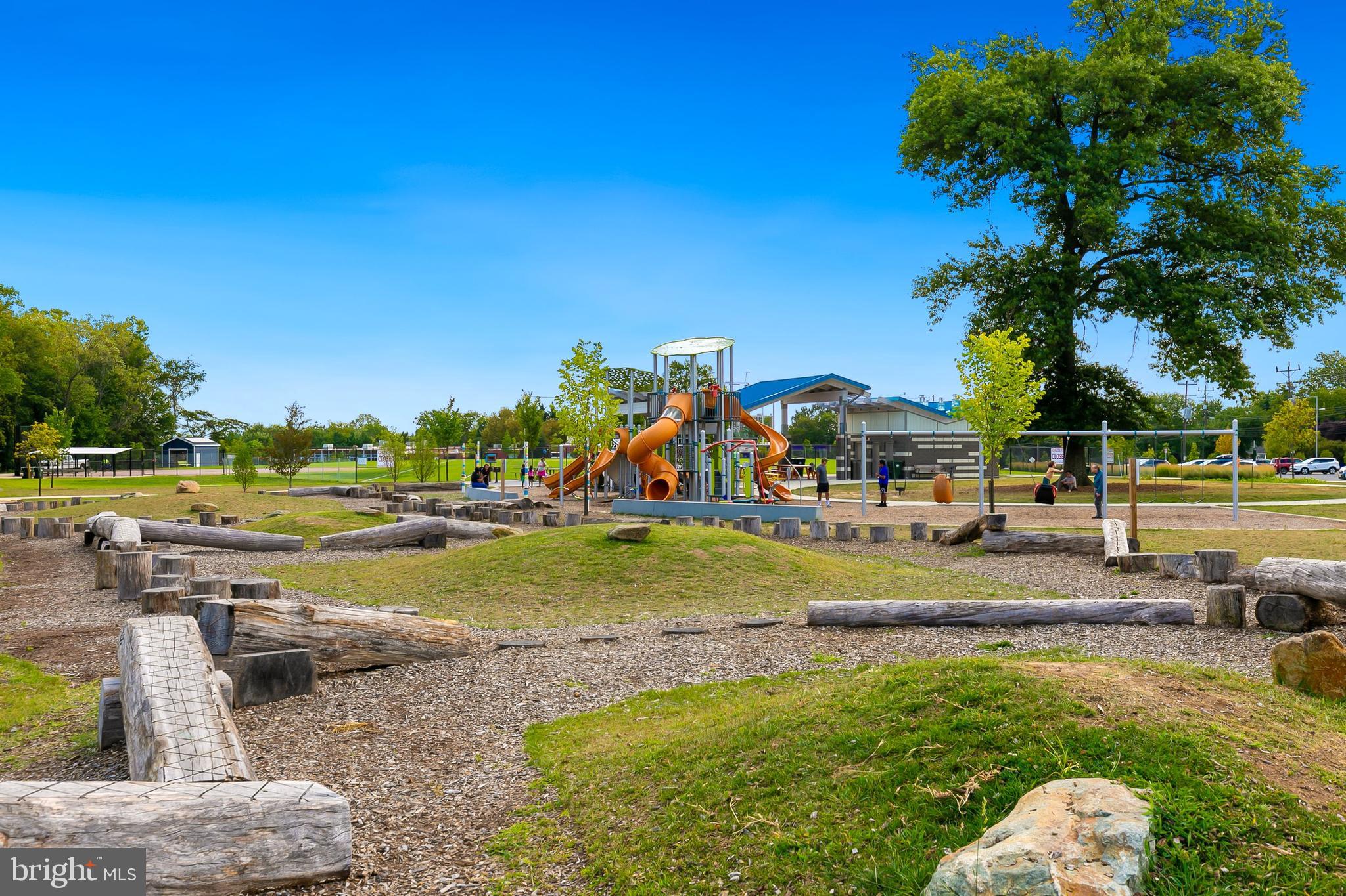 HILLANDALE - Residential