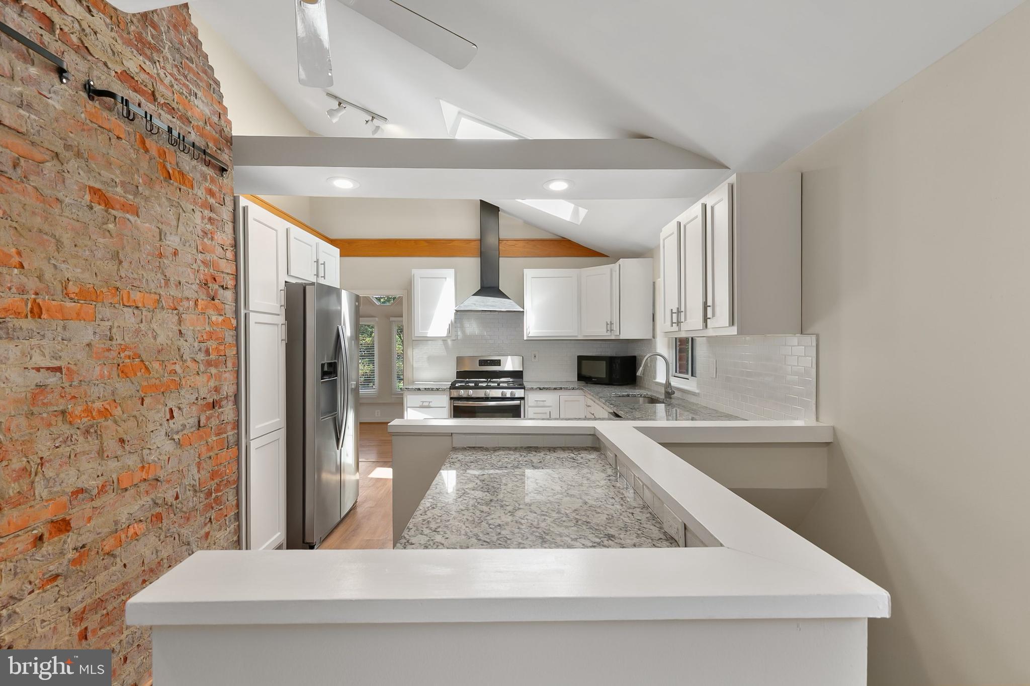 HILLANDALE - Residential