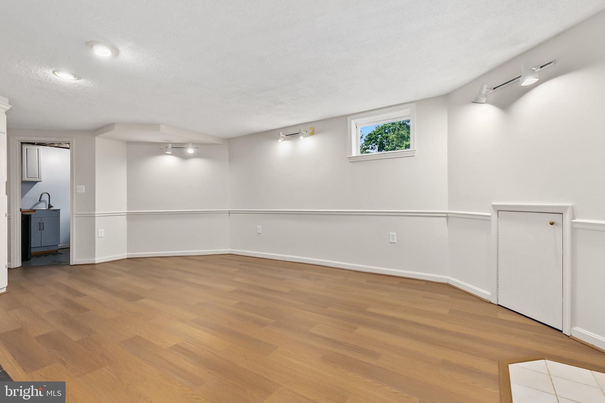 HILLANDALE - Residential