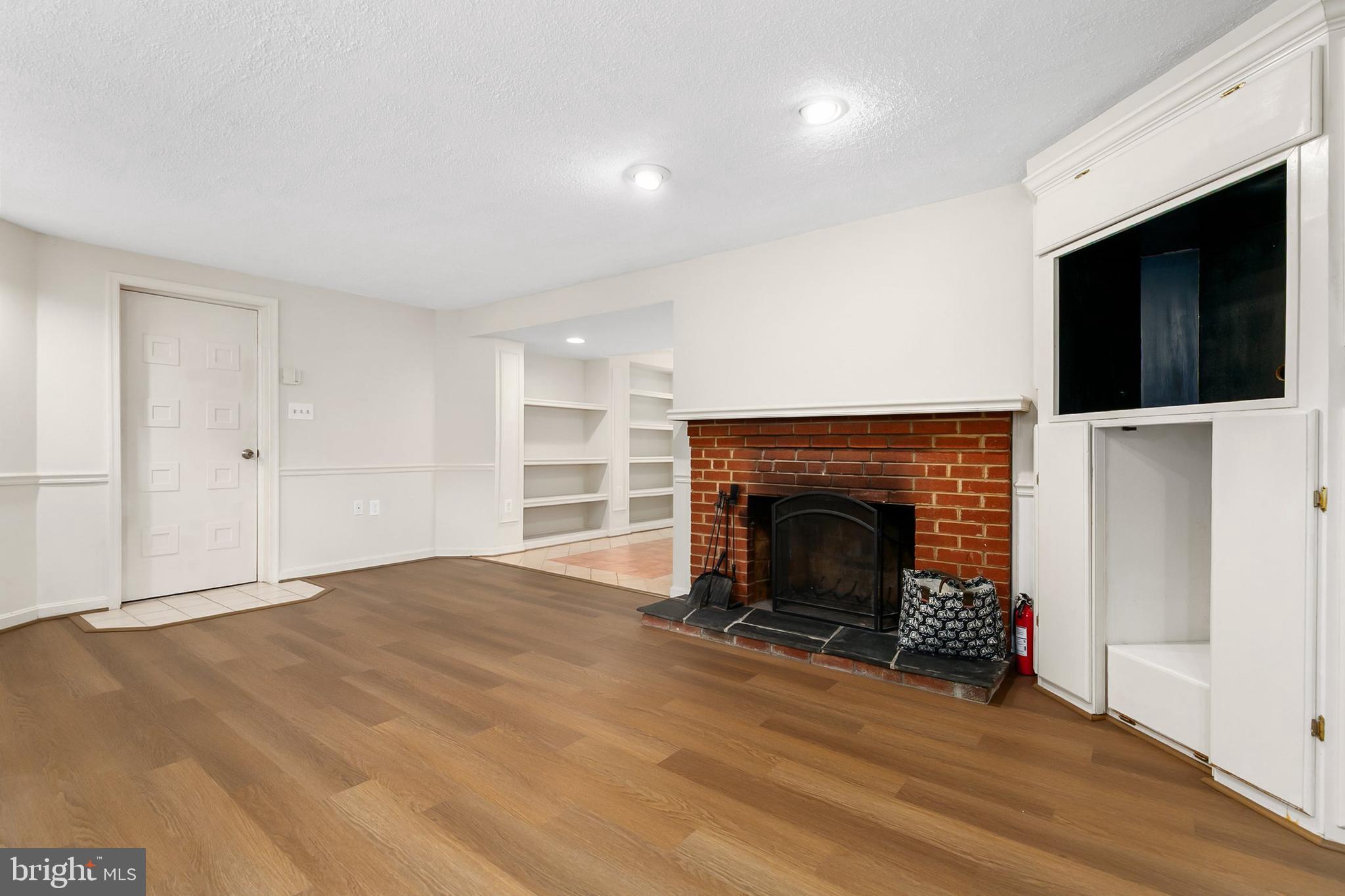 HILLANDALE - Residential