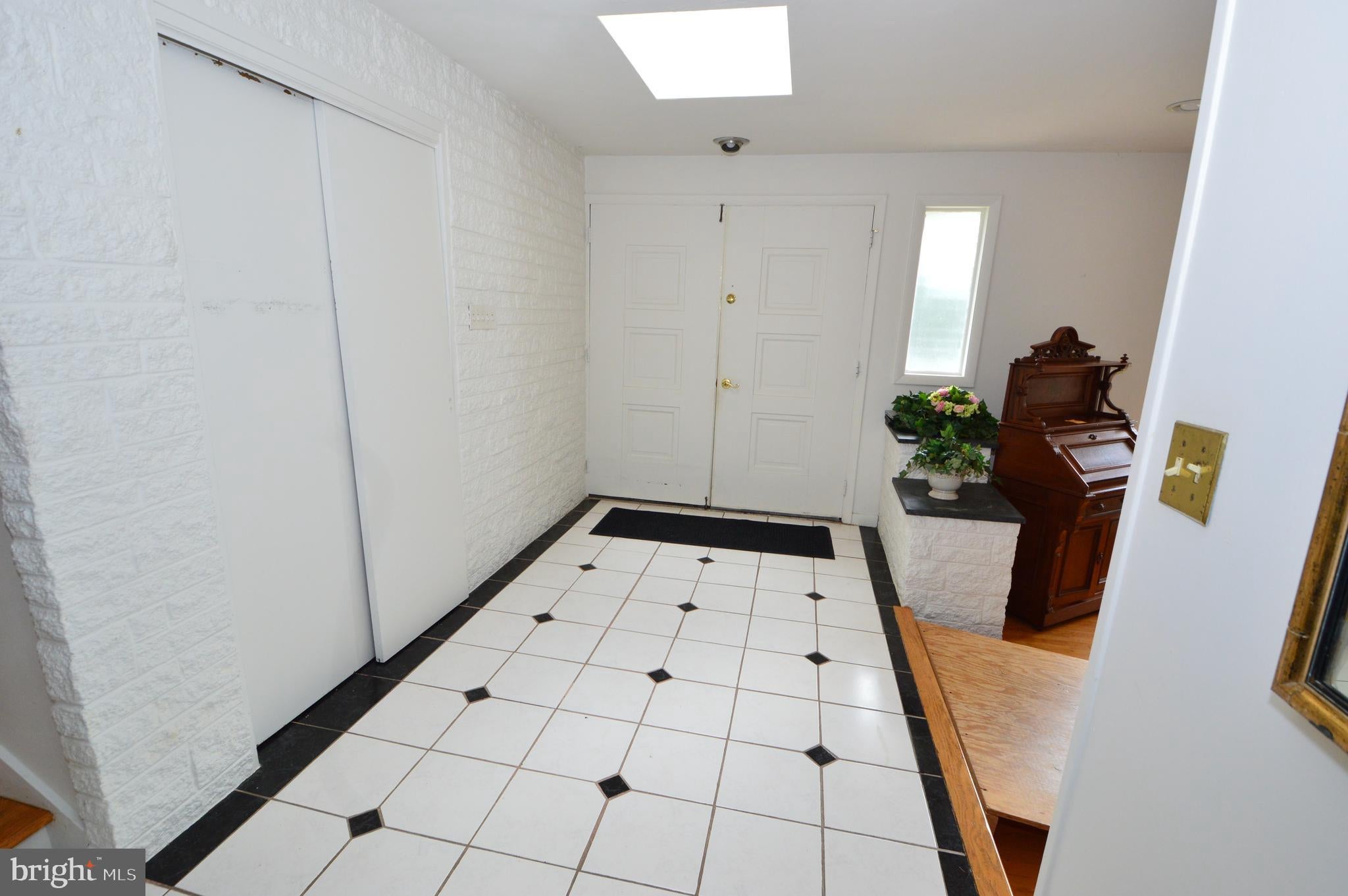 1406 REGENCY CIRCLE
