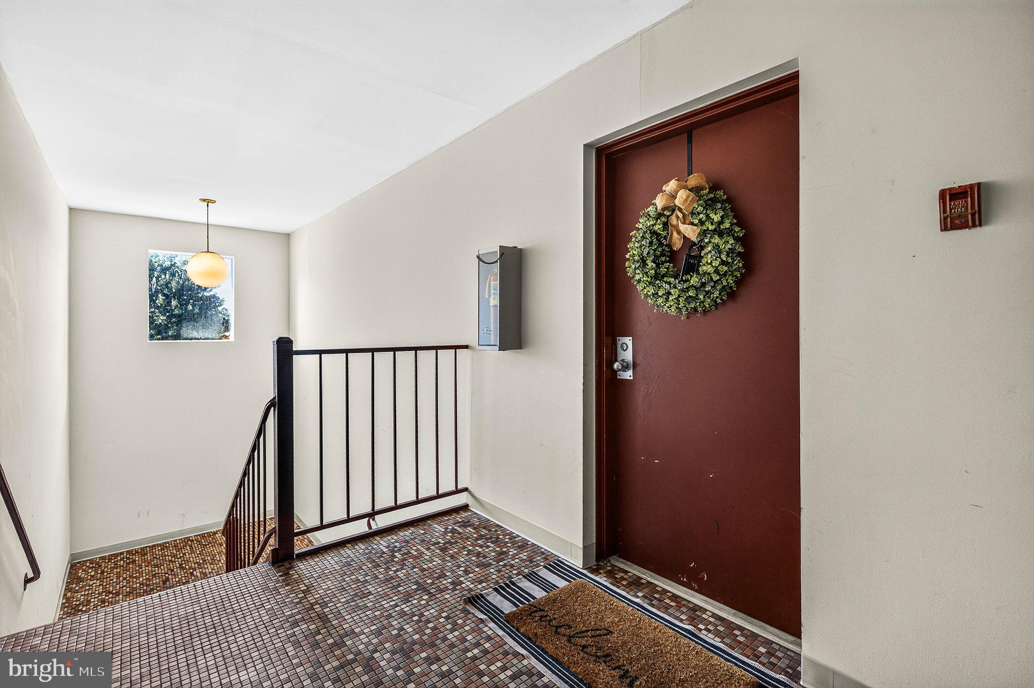 125 CLUBHOUSE DRIVE L SW 8