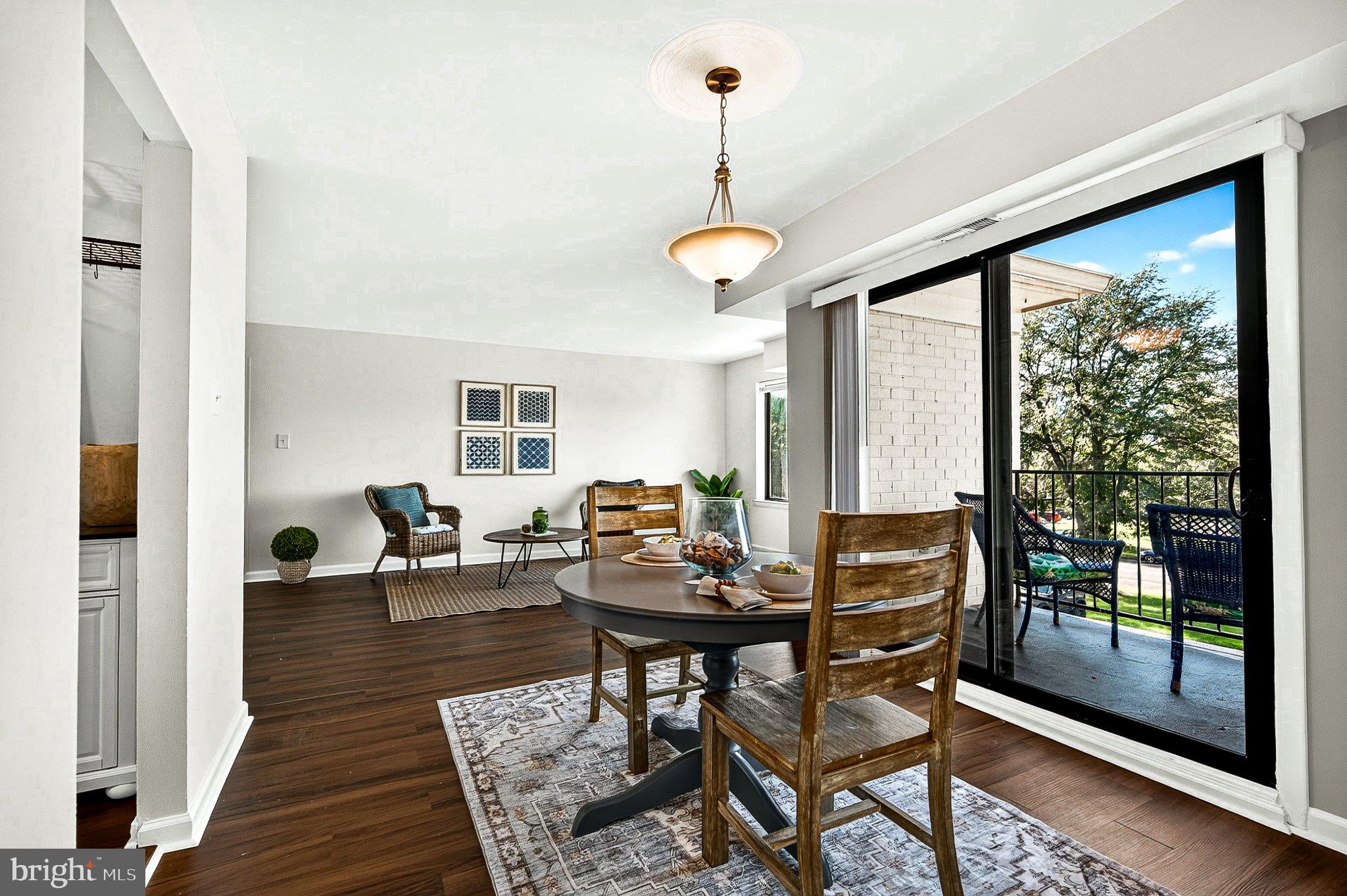 125 CLUBHOUSE DRIVE L SW 8