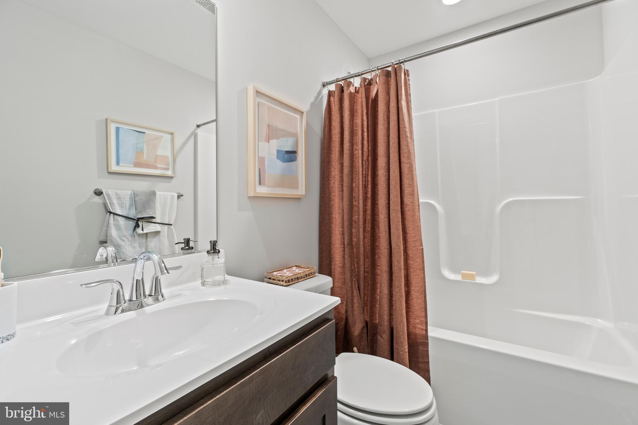 HOBBS HOLE GOLF COURSE - Residential